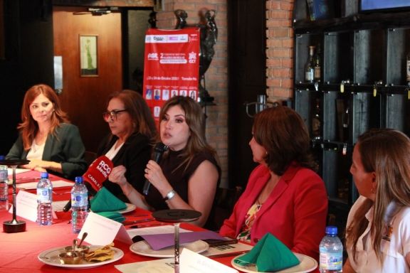 004_PRESENTAN_A_MEDIOS_EL_2_CONGRESO_NACIONAL_MUJERES_SIN_REGLAS_MENOPAUSIA_CONSCIENTE_uploaded_v1_2.jpg