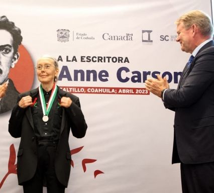005_COAHUILA_CELEBRA_EL_PREMIO_NOBEL_DE_LITERATURA_OTORGADO_A_ANNE_CARSON_uploaded_v1_2.jpg
