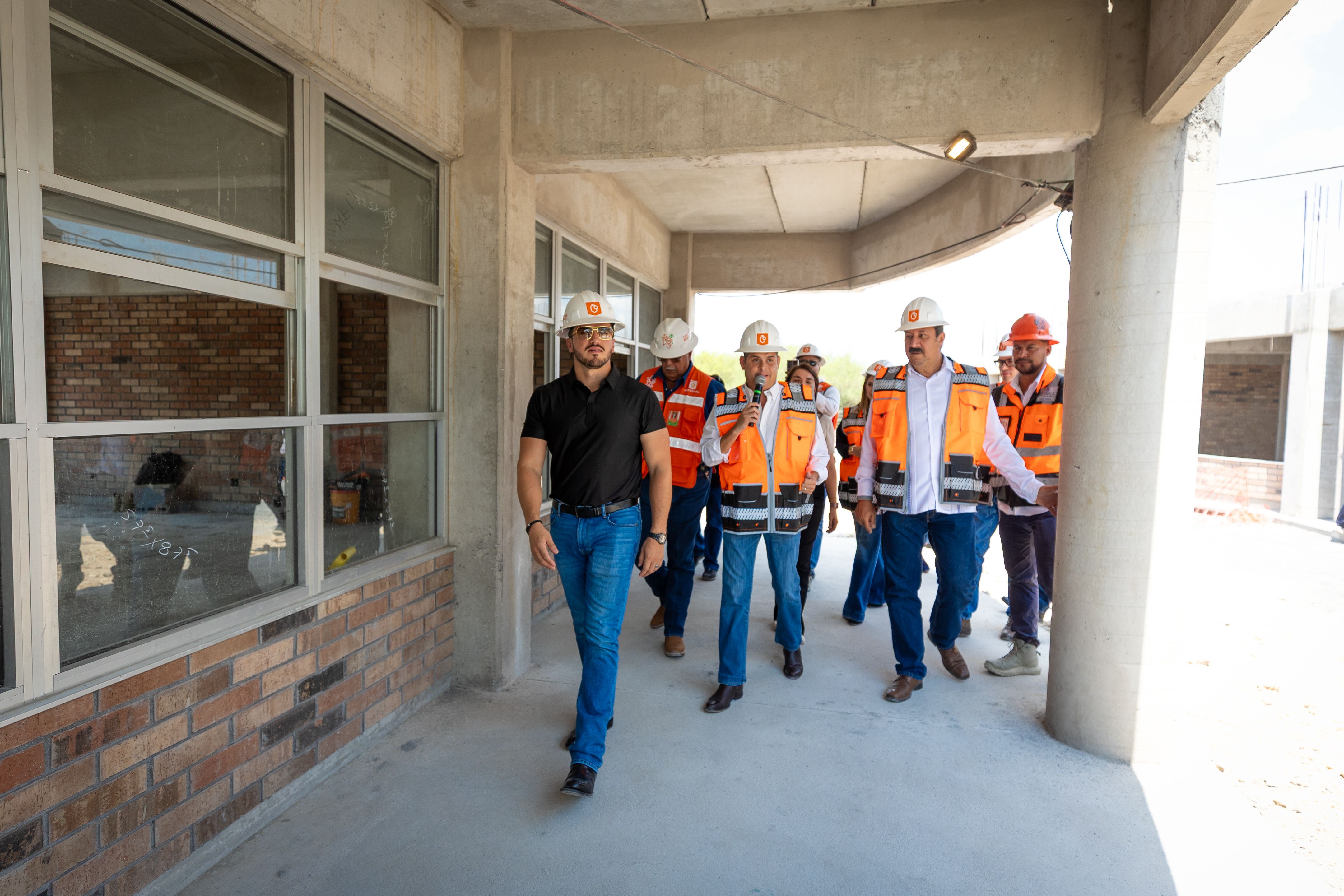 01 SUPERVISA GOBERNADOR TRABAJOS DE UNEME Y CONSTRUCCIÓN DE SECUNDARIA EN SALINAS VICTORIA.JPG