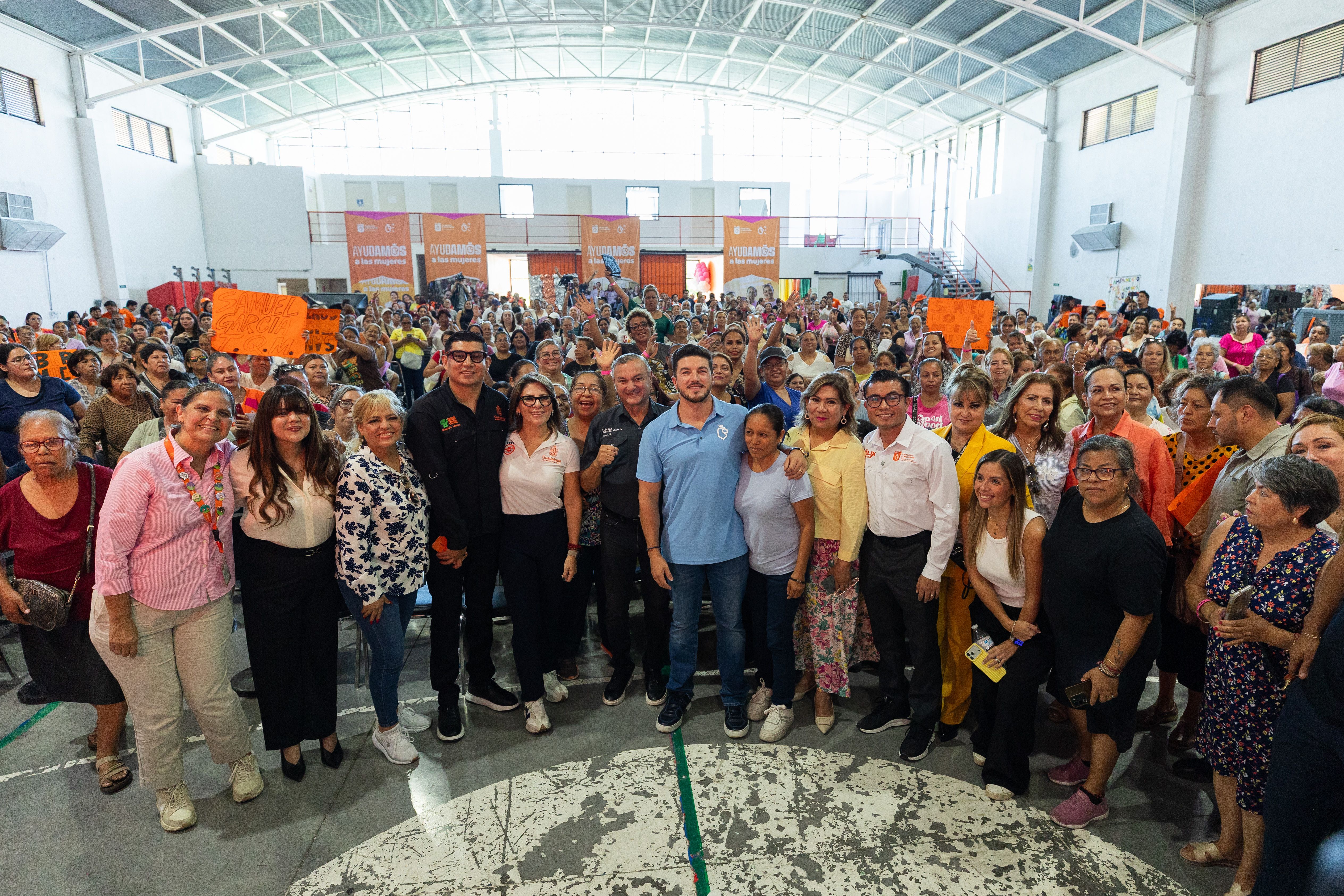01VAMOS A APOYAR A TODAS LAS MUJERES DE NL SAMUEL GARCÍA.JPG