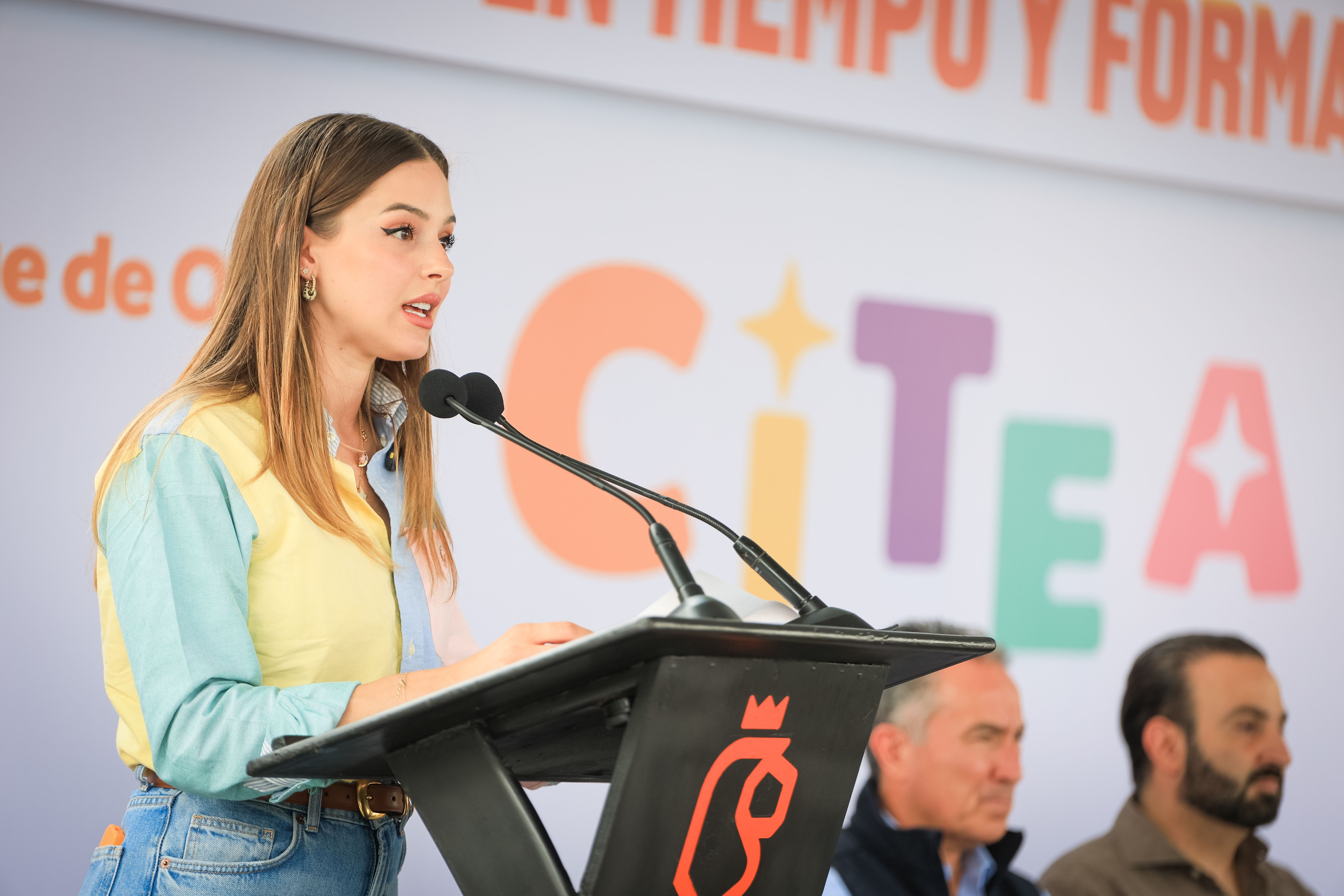 02 DA GOBERNADOR BANDERAZO A INICIO DE OBRAS DEL CITEA.JPG