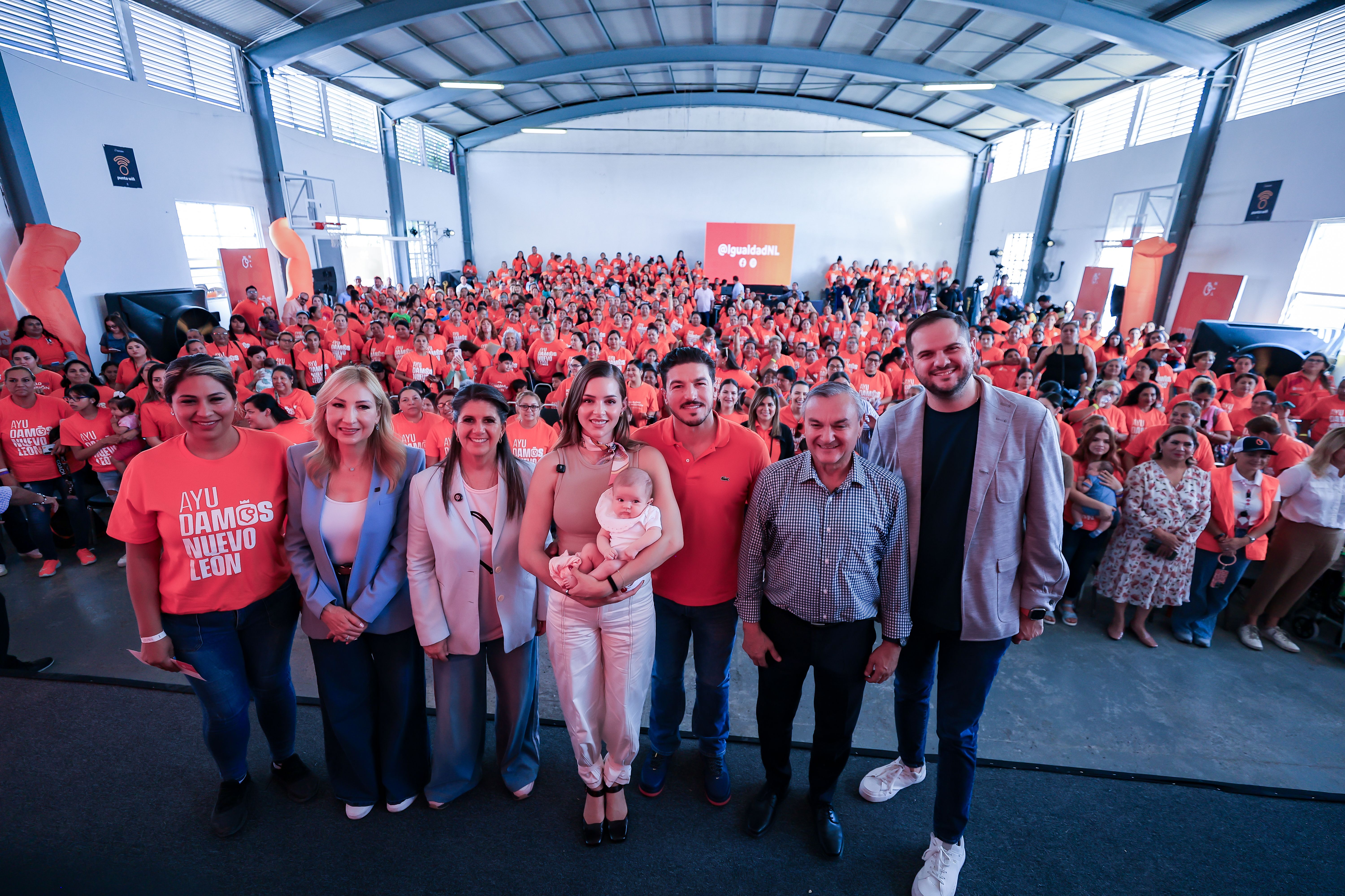 02 INAUGURAN SAMUEL Y MARIANA LACTARIO EN GUADALUPE; ENTREGAN TARJETAS “AYUDAMOS A LAS MUJERES”.JPG