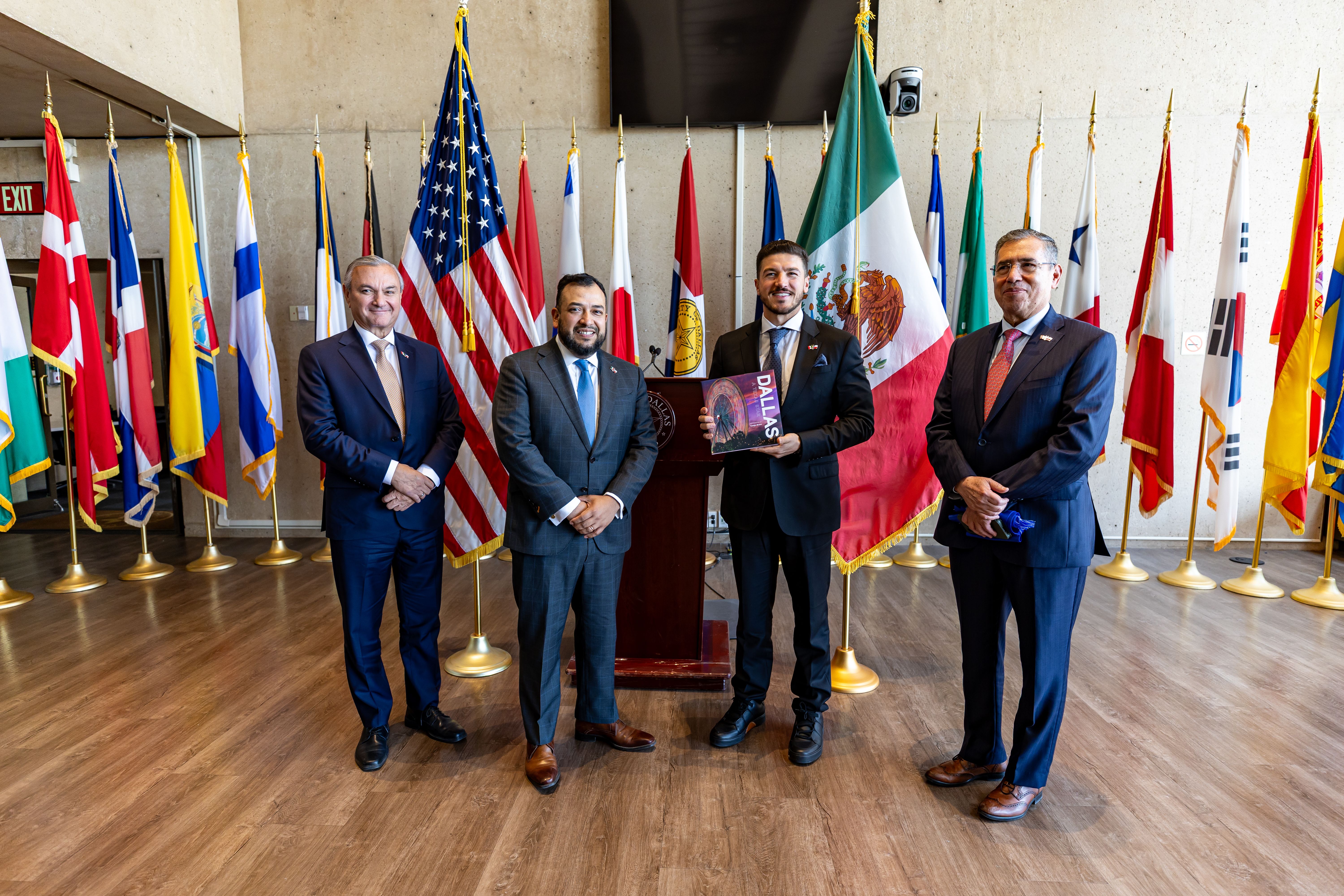 02 PRESENTA GOBERNADOR “TRIÁNGULO MUNDIALISTA” PARA POTENCIALIZAR NL, DALLAS Y HOUSTON.JPG