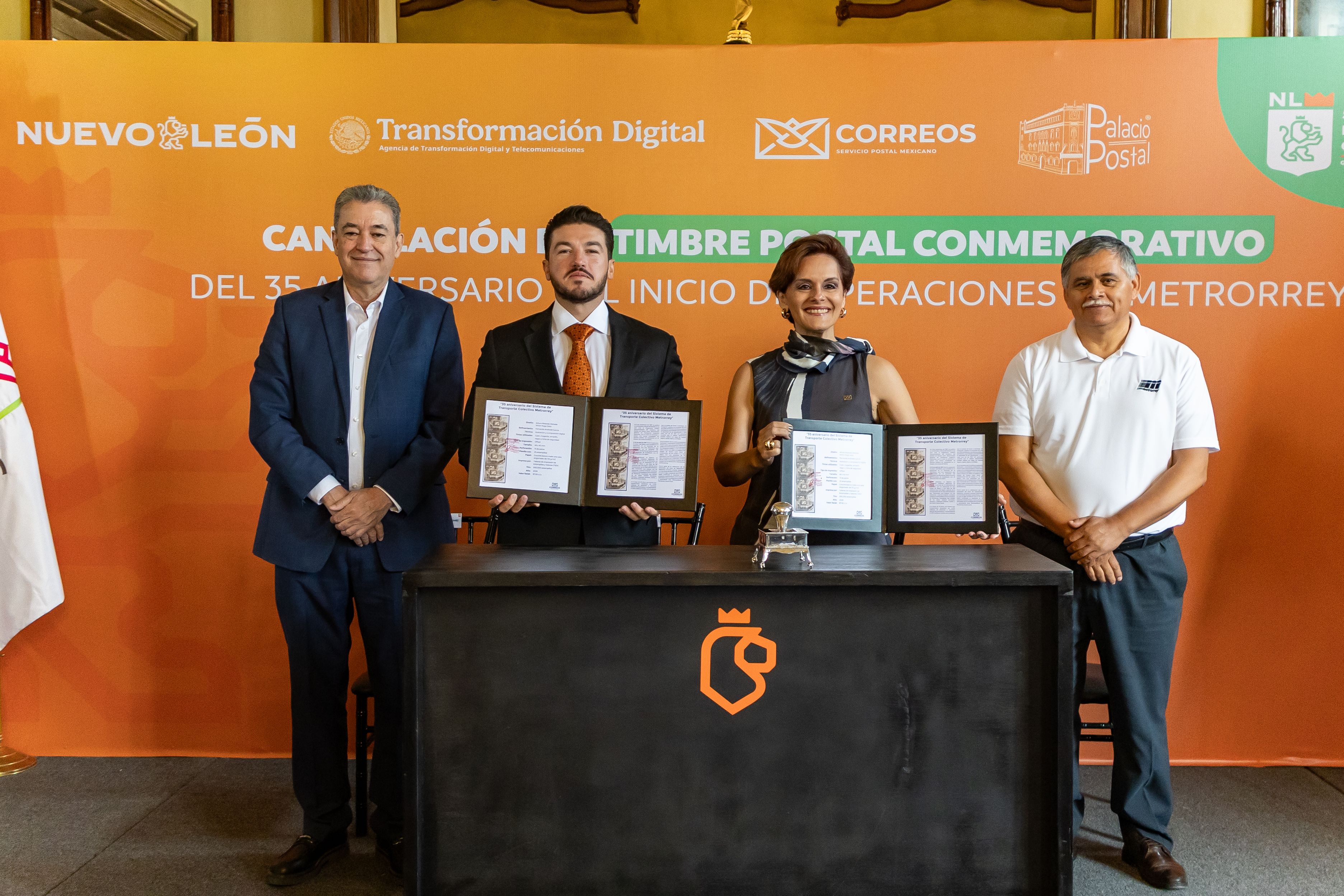 03 CONMEMORA SAMUEL GARCÍA 35 AÑOS DE LA LÍNEA 1 DEL METRO CON LA CANCELACIÓN DE ESTAMPILLA.JPG.jpg