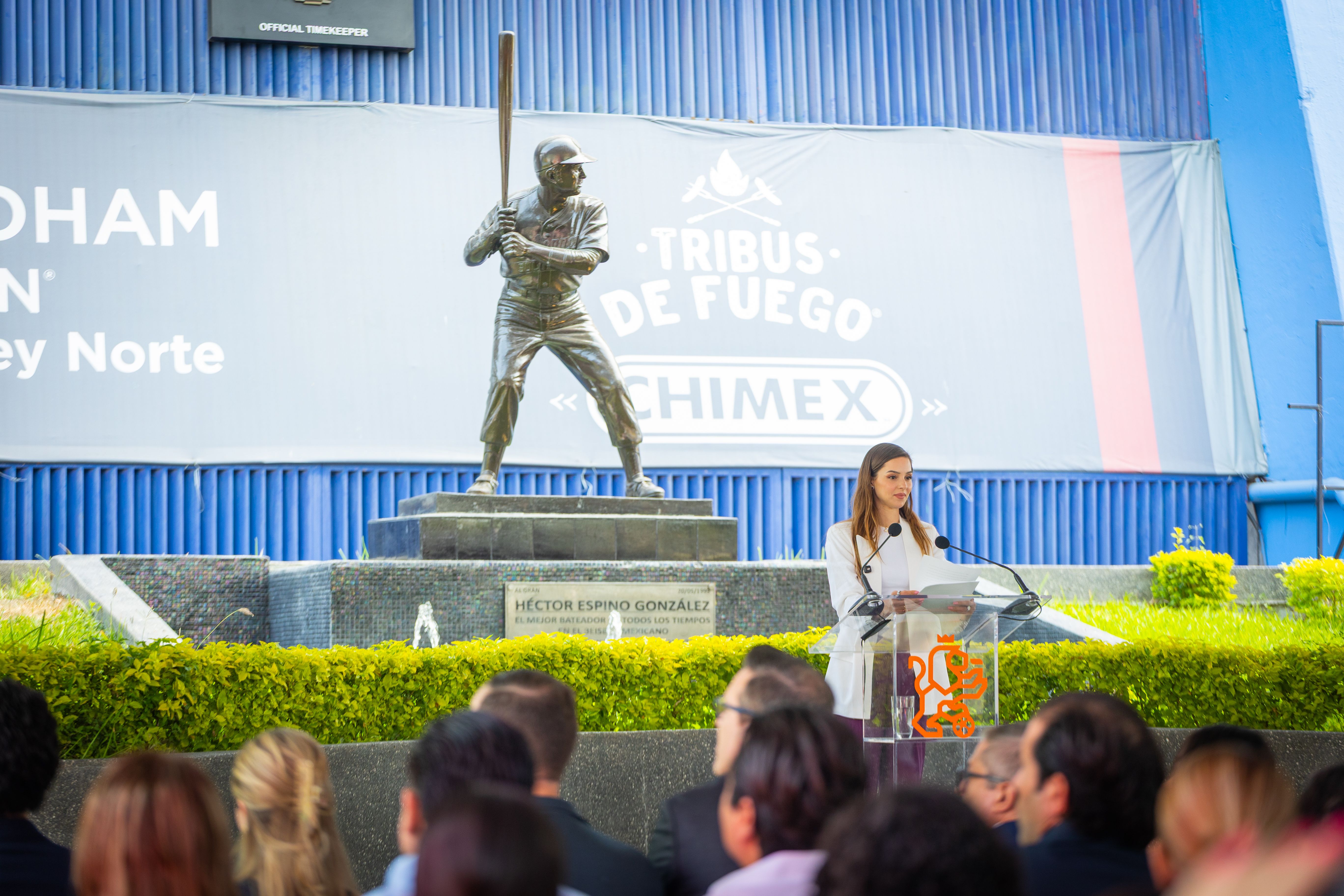 03 ENTRA AL TERRENO DE JUEGO DE PONTE NUEVO, PONTE MUNDIAL LA SEXTA ALINEACIÓN..JPG