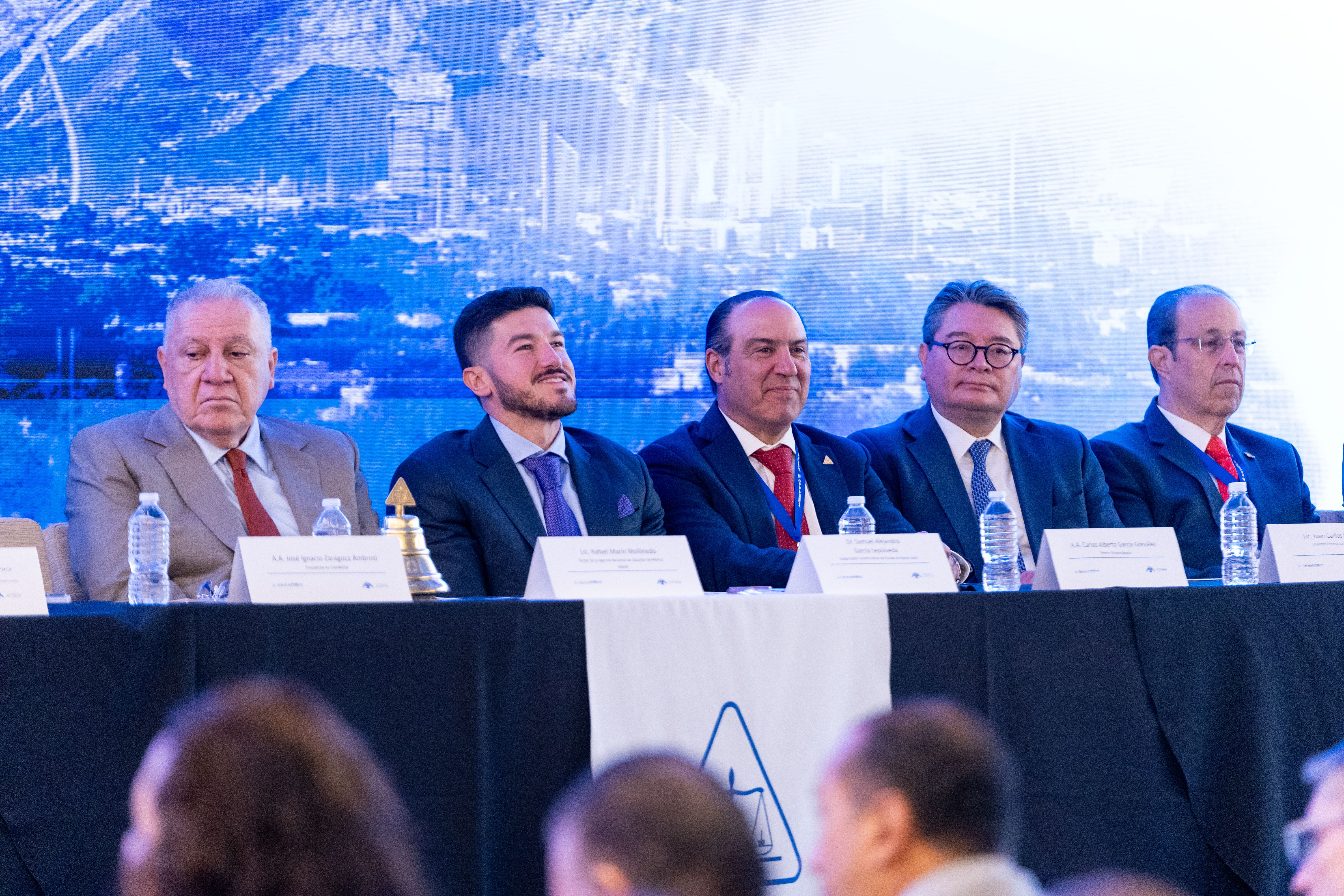 03 EN NL COMERCIO EXTERIOR SE MULTIPLICA; SAMUEL GARCÍA ANTE SECTOR ADUANAL.JPG