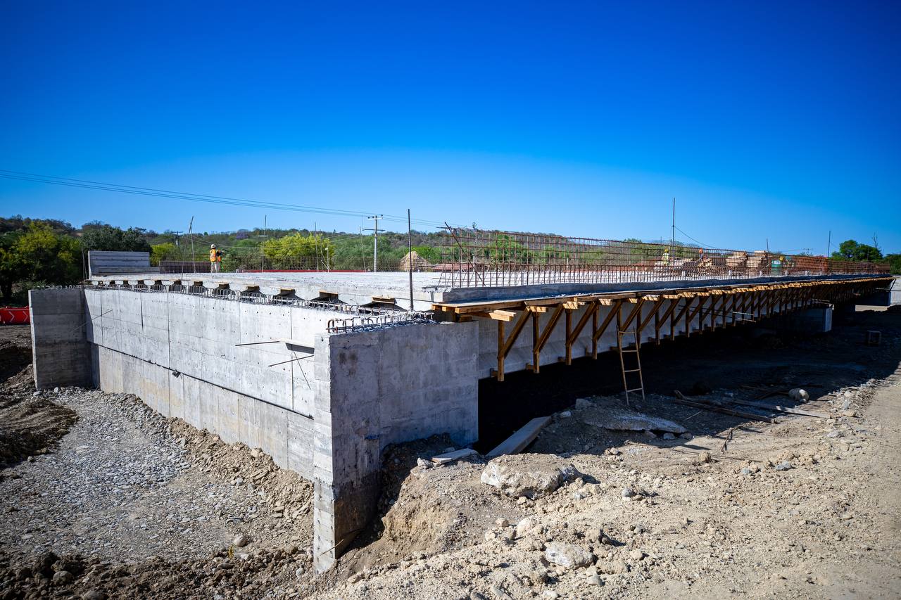 04 AVANZAN OBRAS DE CARRETERA INTERSERRANA.jpg