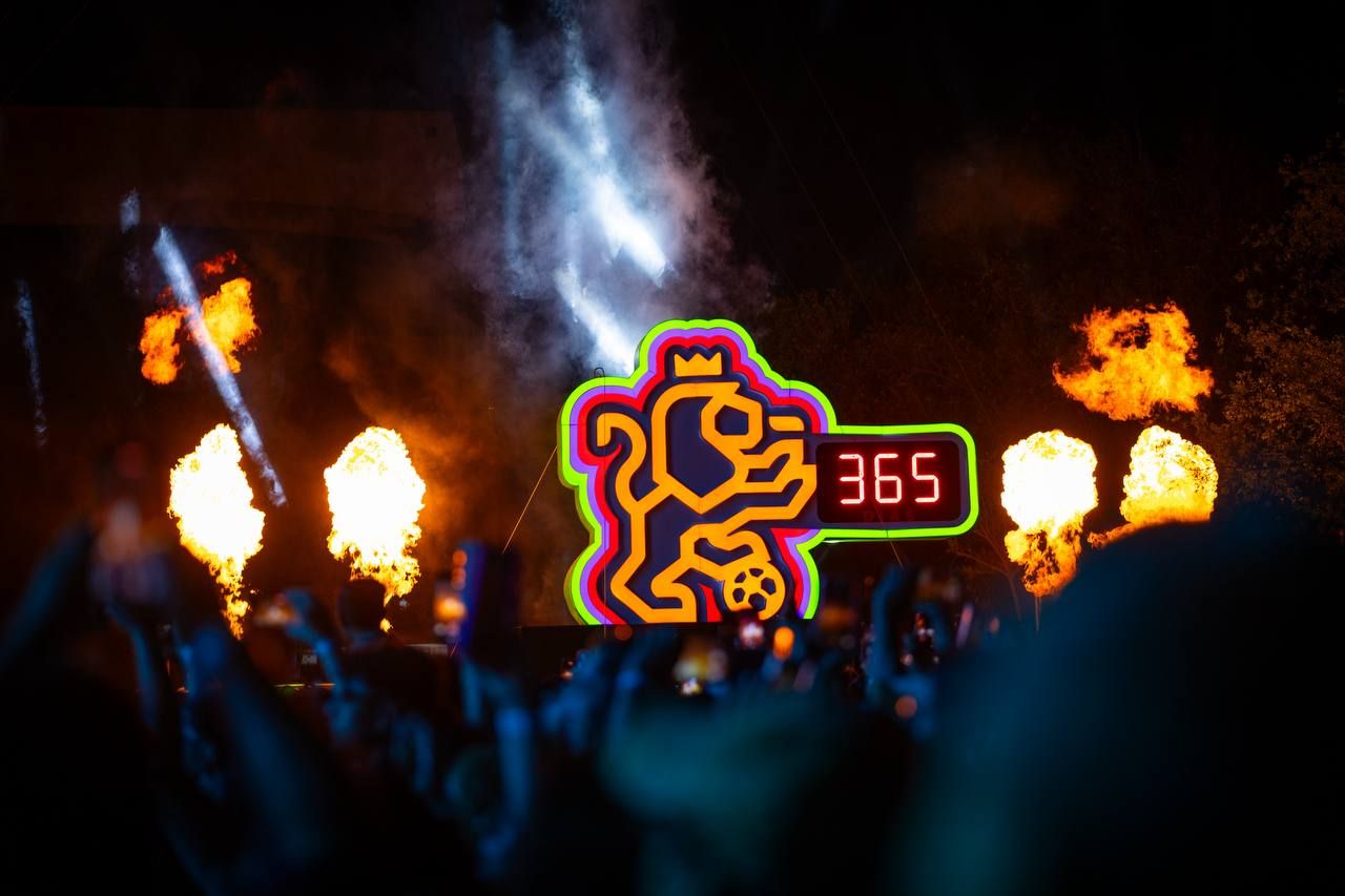 04 EL MUDIAL SE JUEGA EN CASA; ENCIENDE GOBERNADOR RELOJ DE CUENTA REGRESIVA..jpeg
