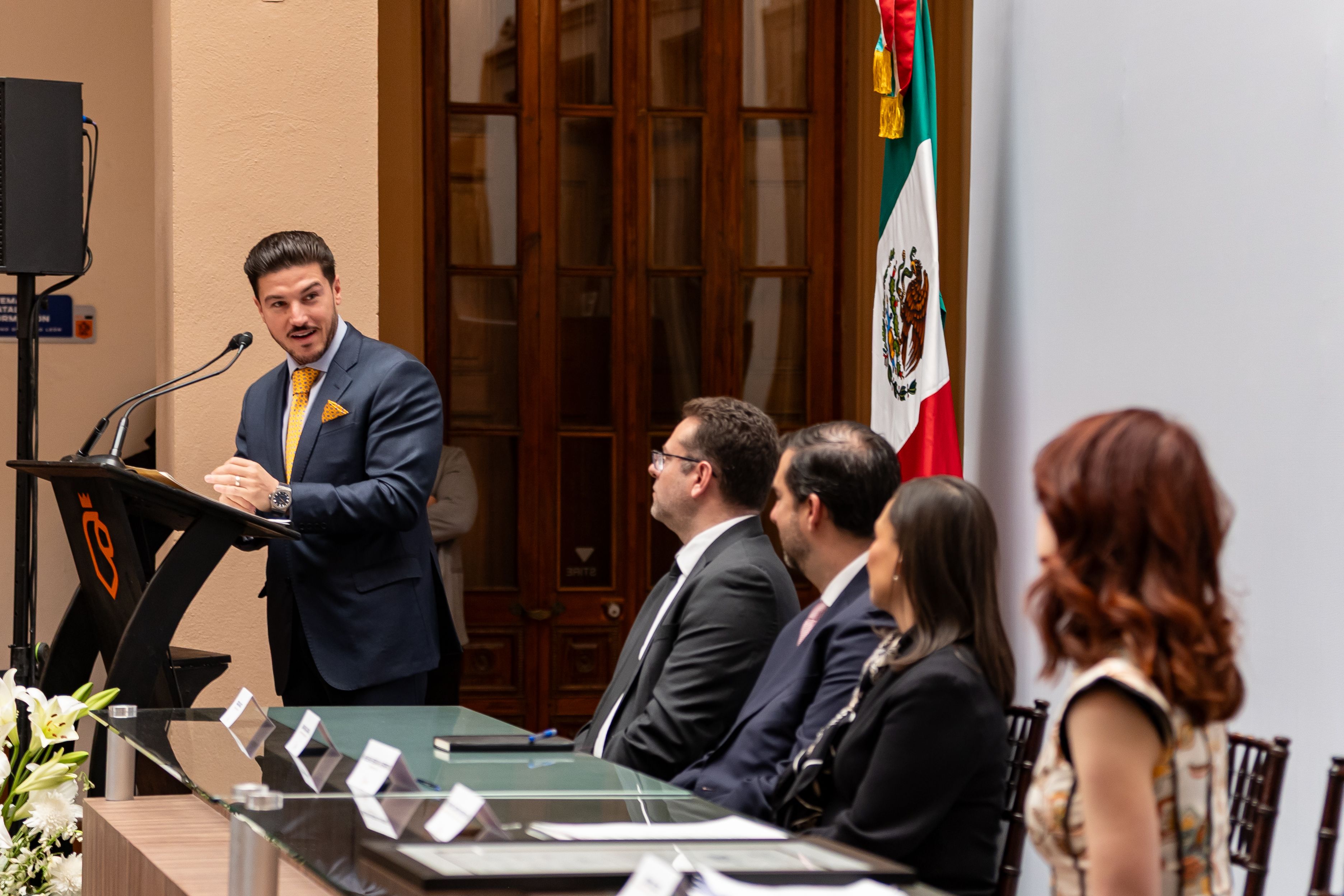 05 ENTREGA GOBERNADOR PREMIO NUEVO LE_N _ALFONSO REYES_; REAFIRMA COMPROMISO CON LA PALABRA Y LA CULTURA.JPG