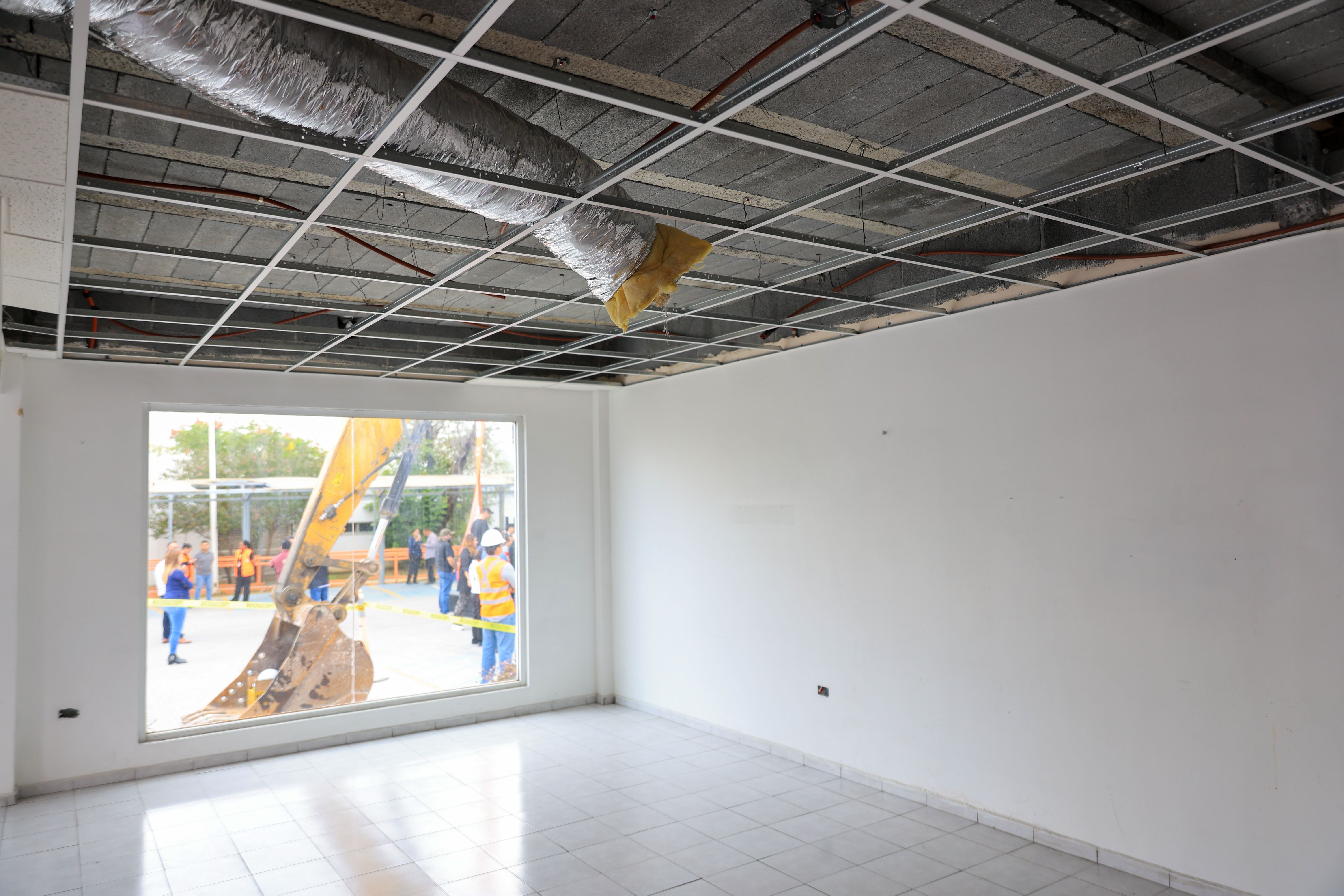 06 DA GOBERNADOR BANDERAZO A INICIO DE OBRAS DEL CITEA.JPG