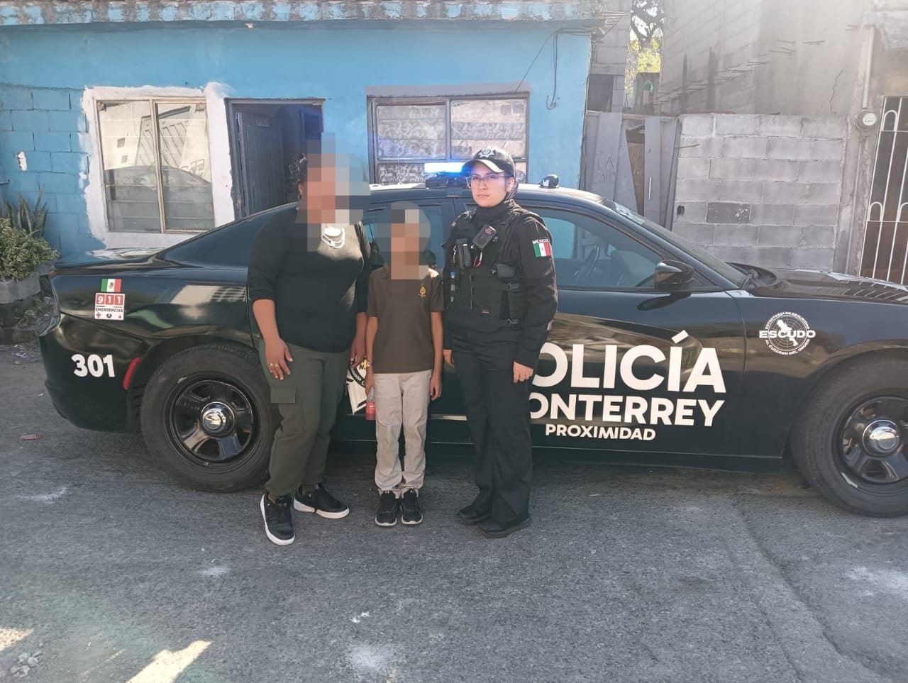 Localizan a dos menores extraviados en el centro de Monterrey.jpg