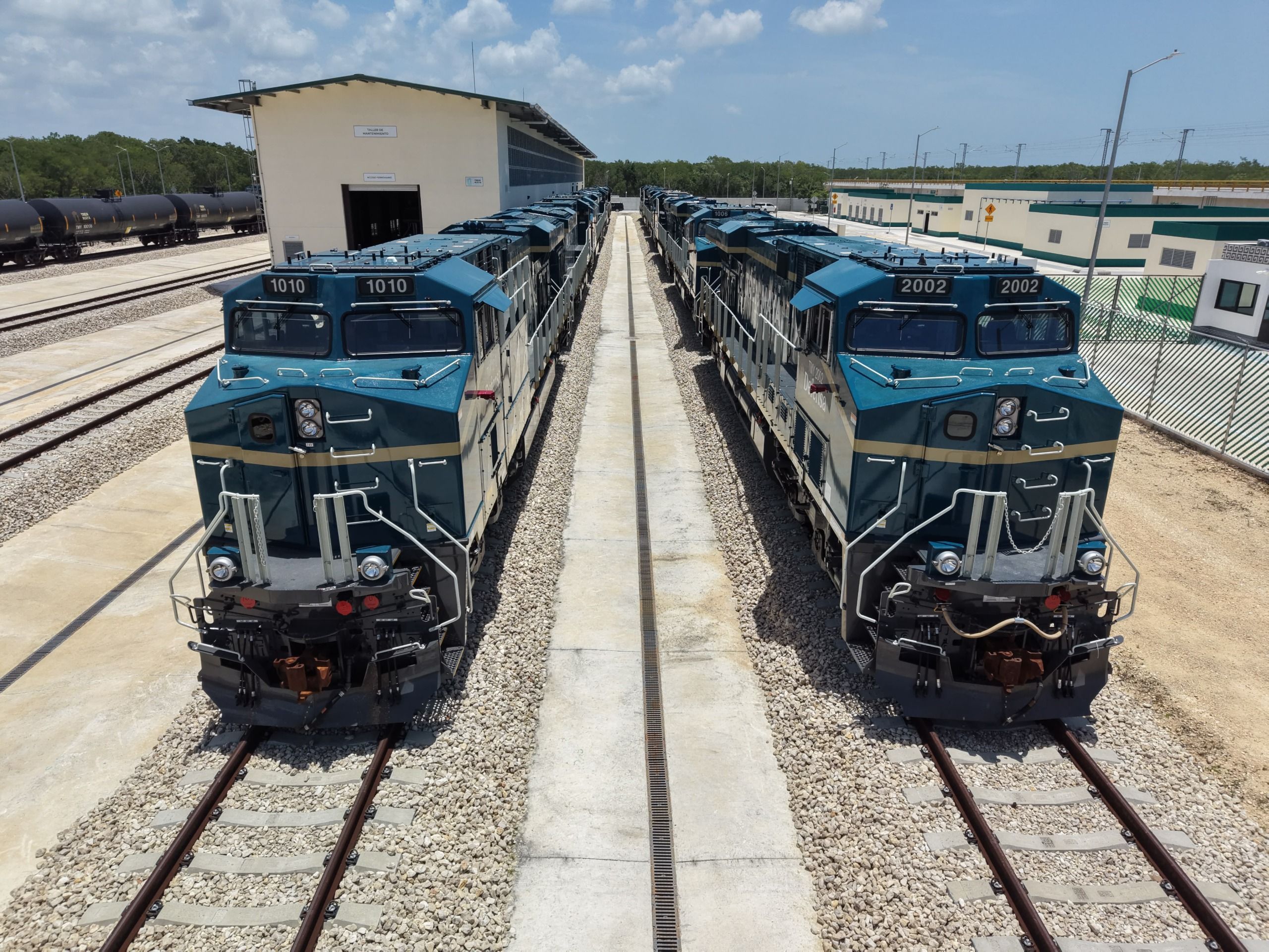 180726 CSP LLEGAN PRIMERAS 12 LOCOMOTORAS DEL TREN MAYA DE CARGA 14.jpeg