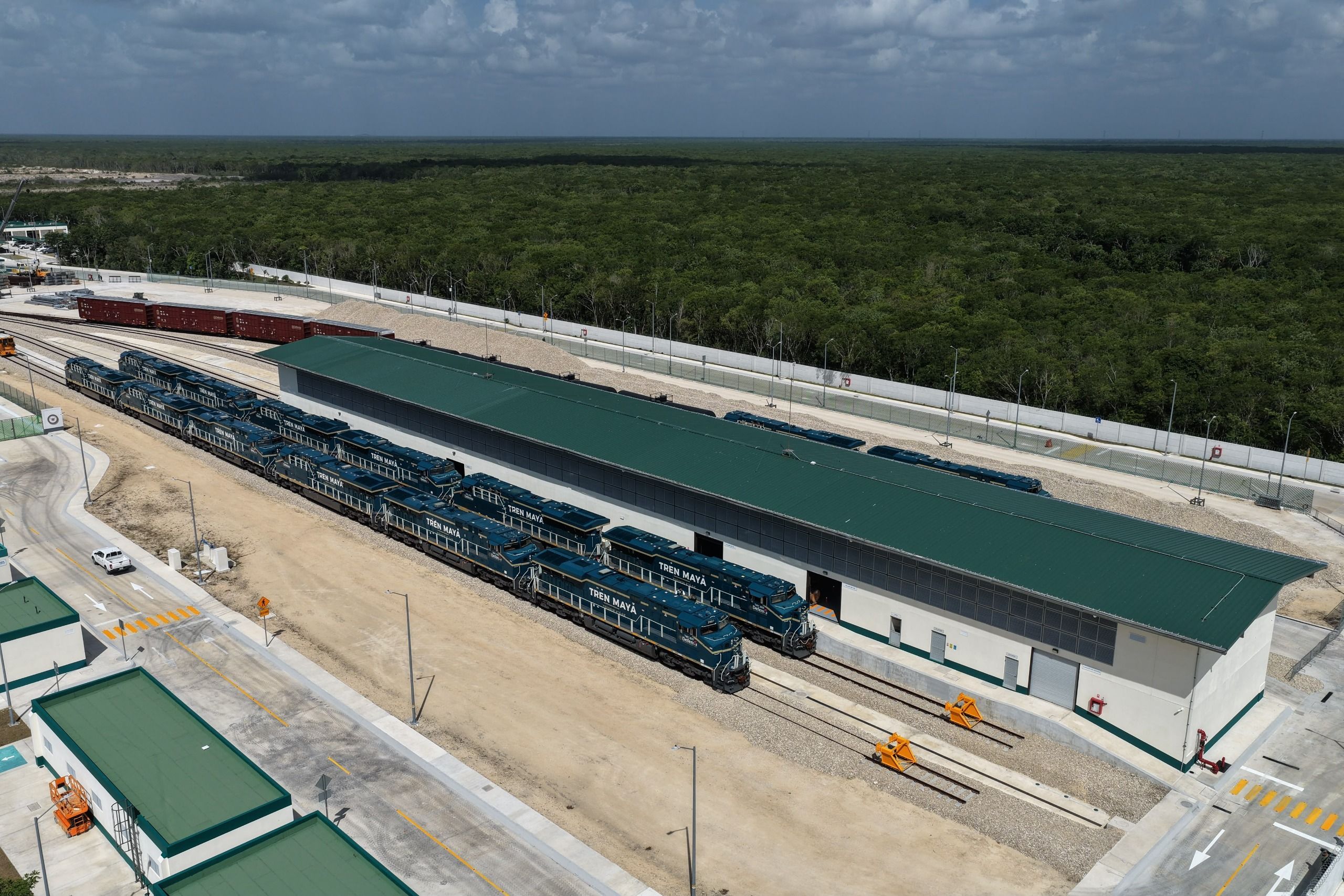 180726 CSP LLEGAN PRIMERAS 12 LOCOMOTORAS DEL TREN MAYA DE CARGA 15.jpeg