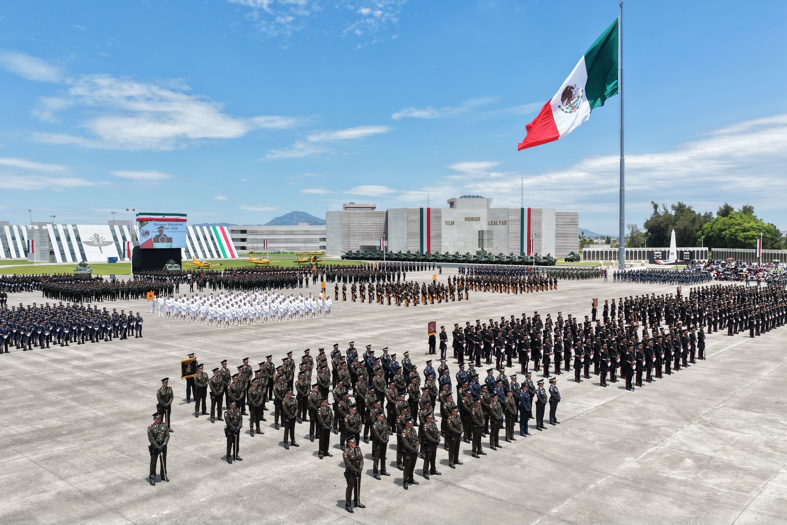 2026-08-26 Clausura y apertura de cursos del Sistema Educativo Militar 2026 14.jpeg