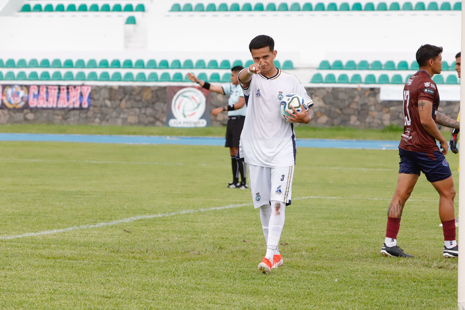 48b6d41f-3e8c-4f42-a308-2490e4b645a1.jfif