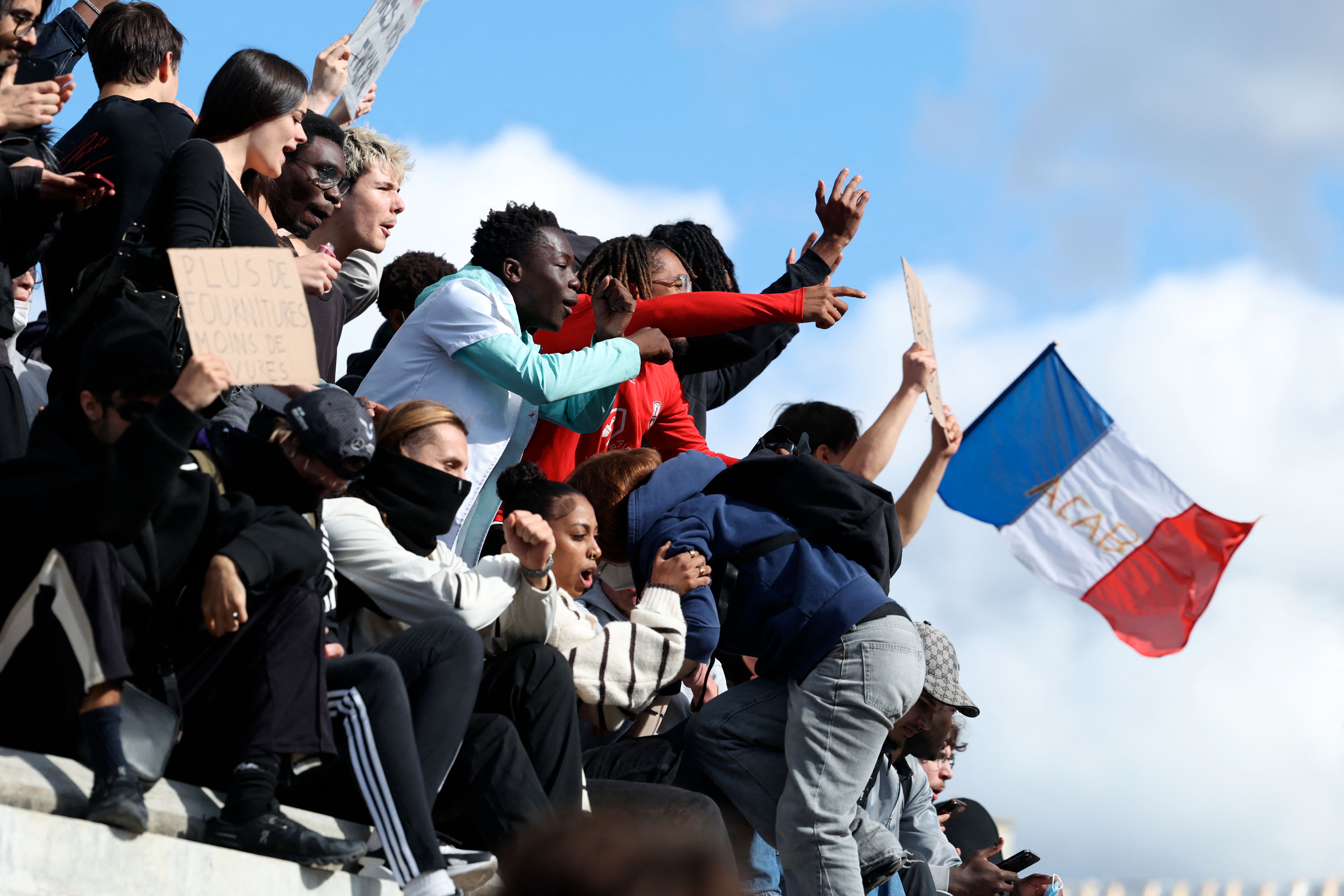 AFP__20261008__D2MG8KW__v3__HighRes__TopshotFranceEducationProtestPolitics.jpg