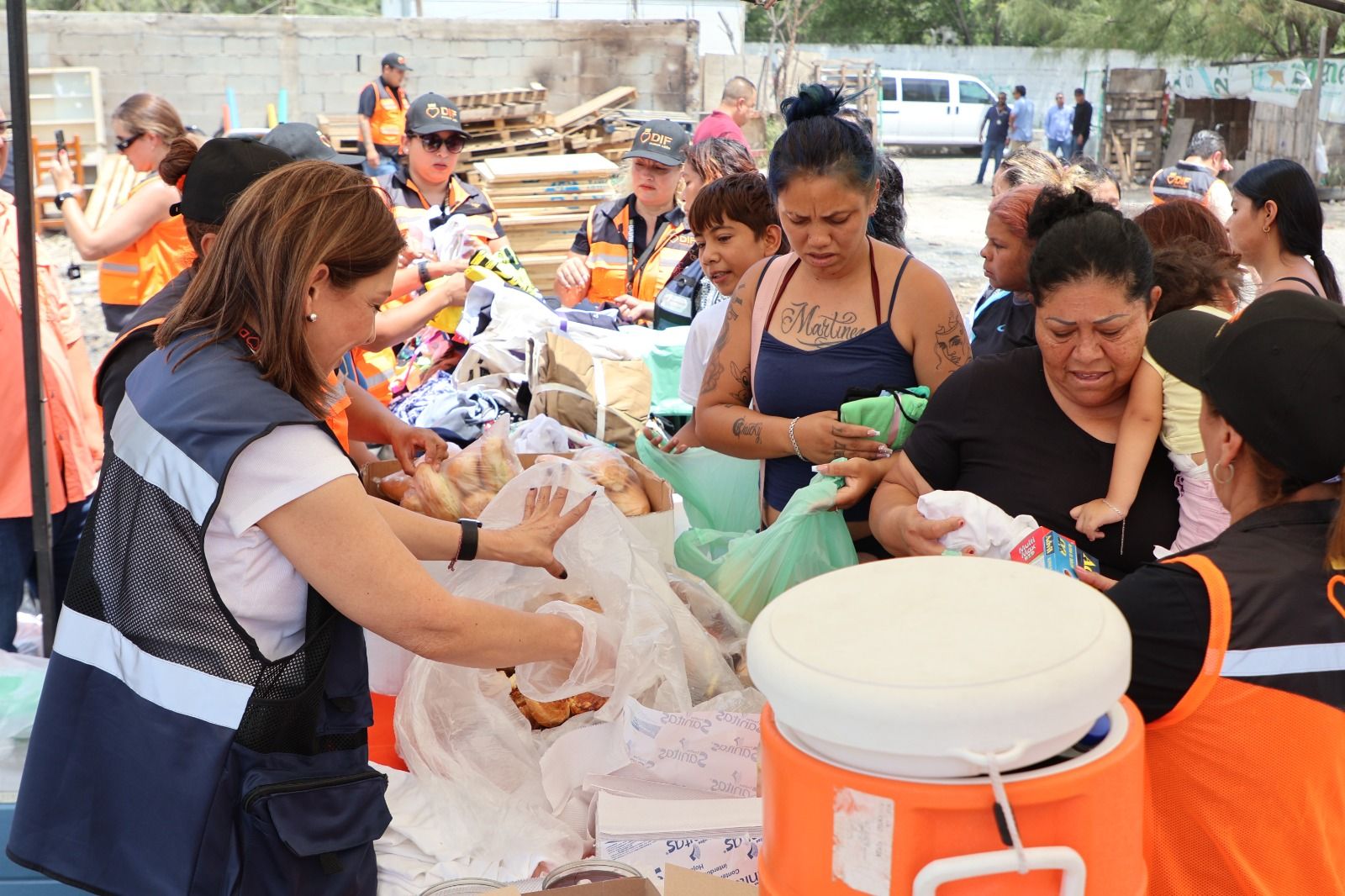 APOYOS DIF FAMILIAS SANMARTIN (3).jpeg
