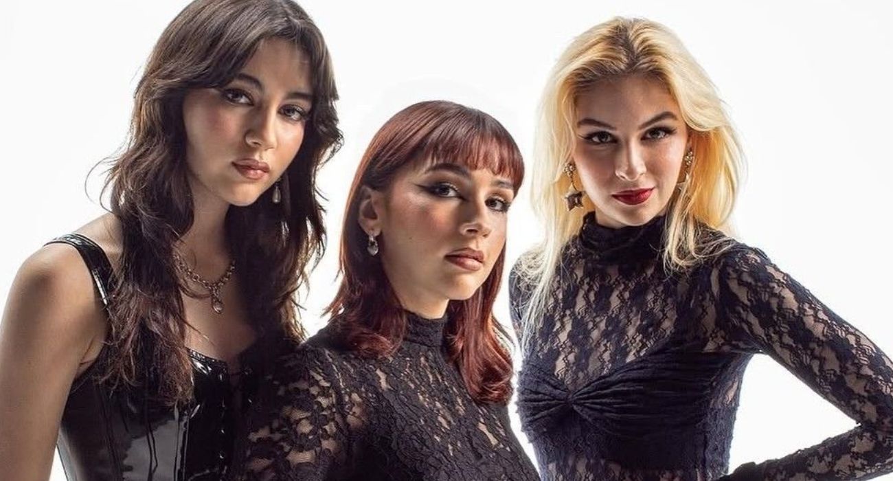 Alejandra y Daniela y Paulina de The Warning Monterrey regias rock.jpg