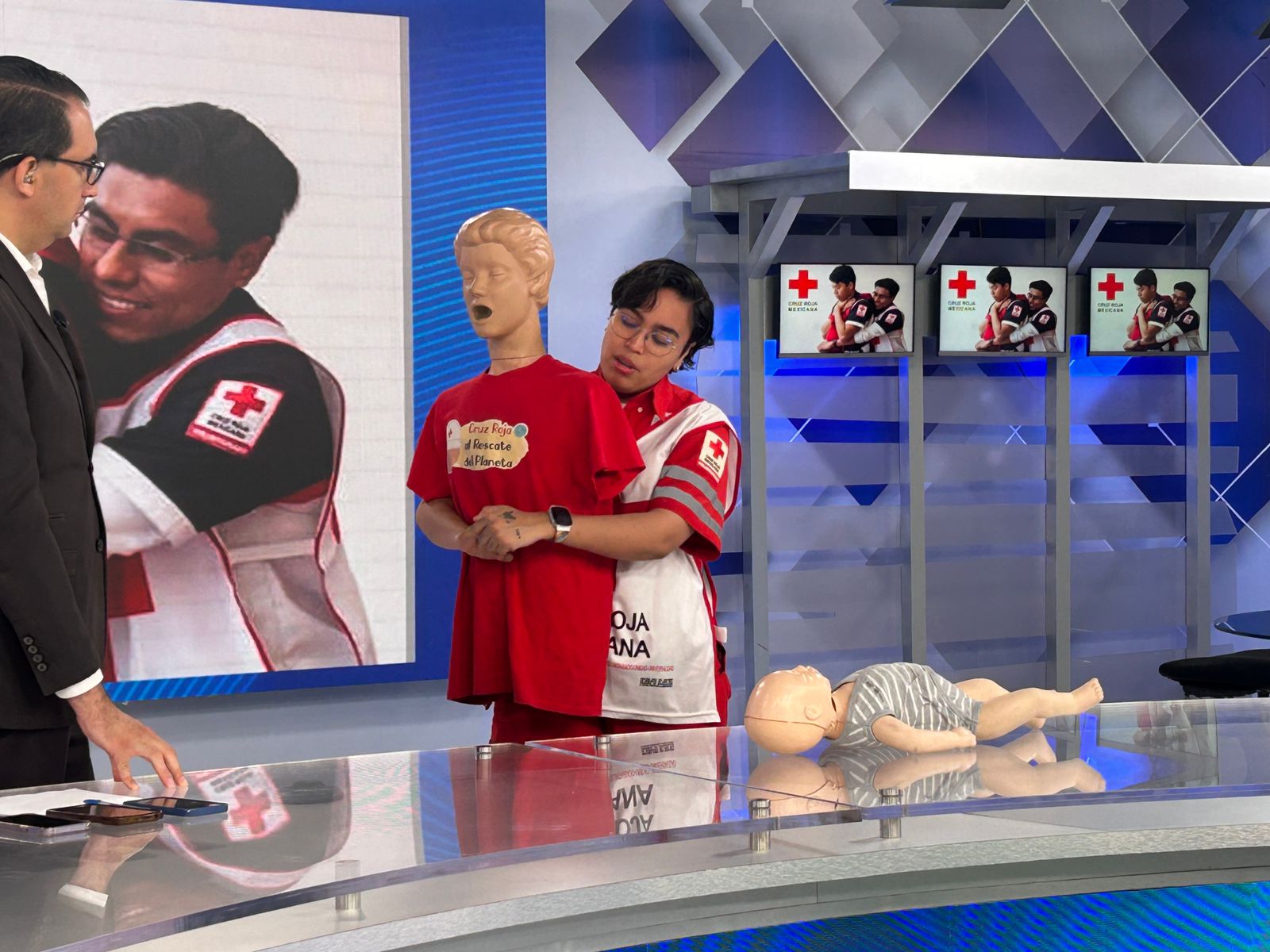 Aprende la maniobra Heimlich y salva del atragantamiento