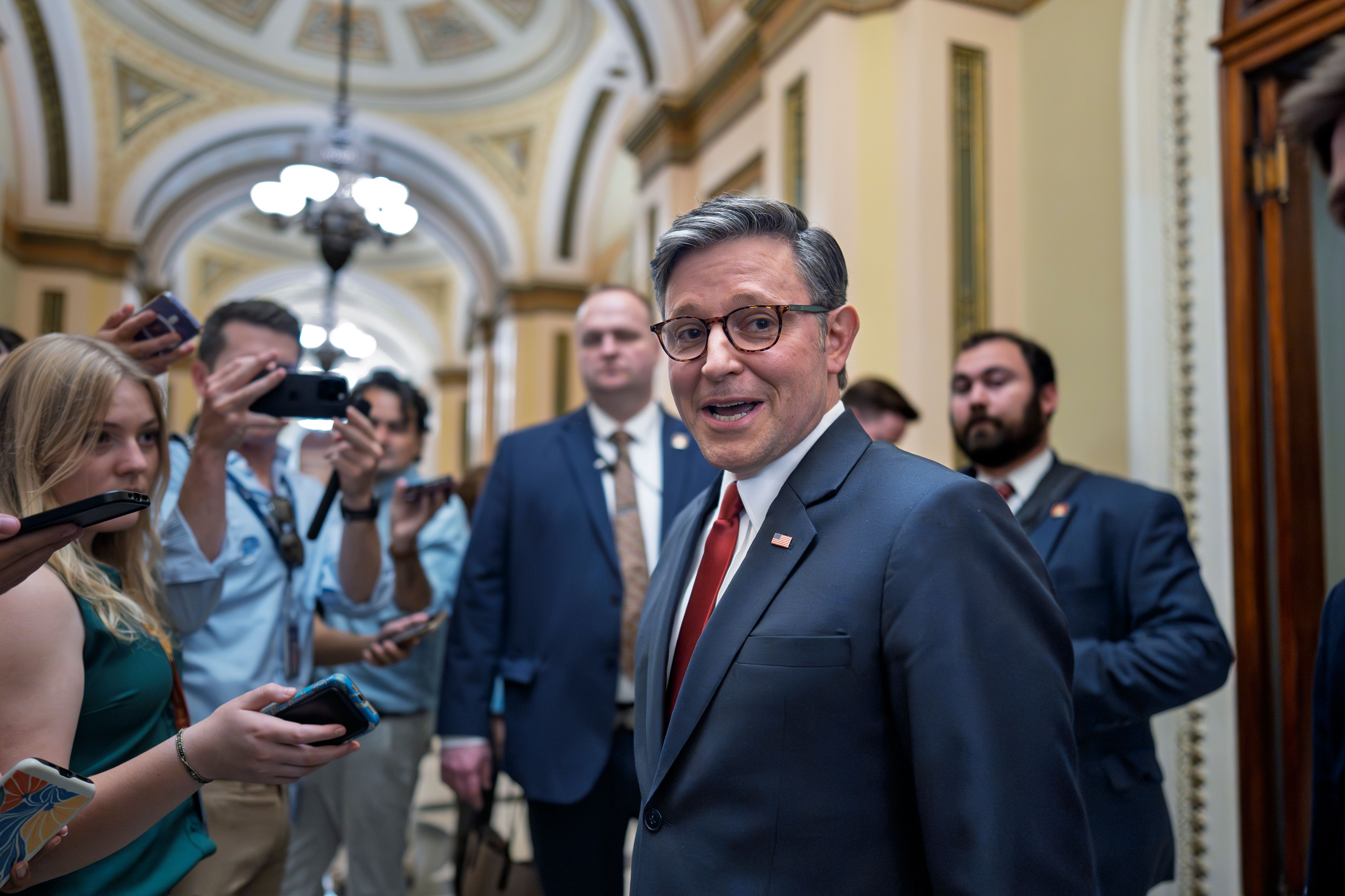 Aprueba cámara de representantes de EUA proyecto fiscal de Trump