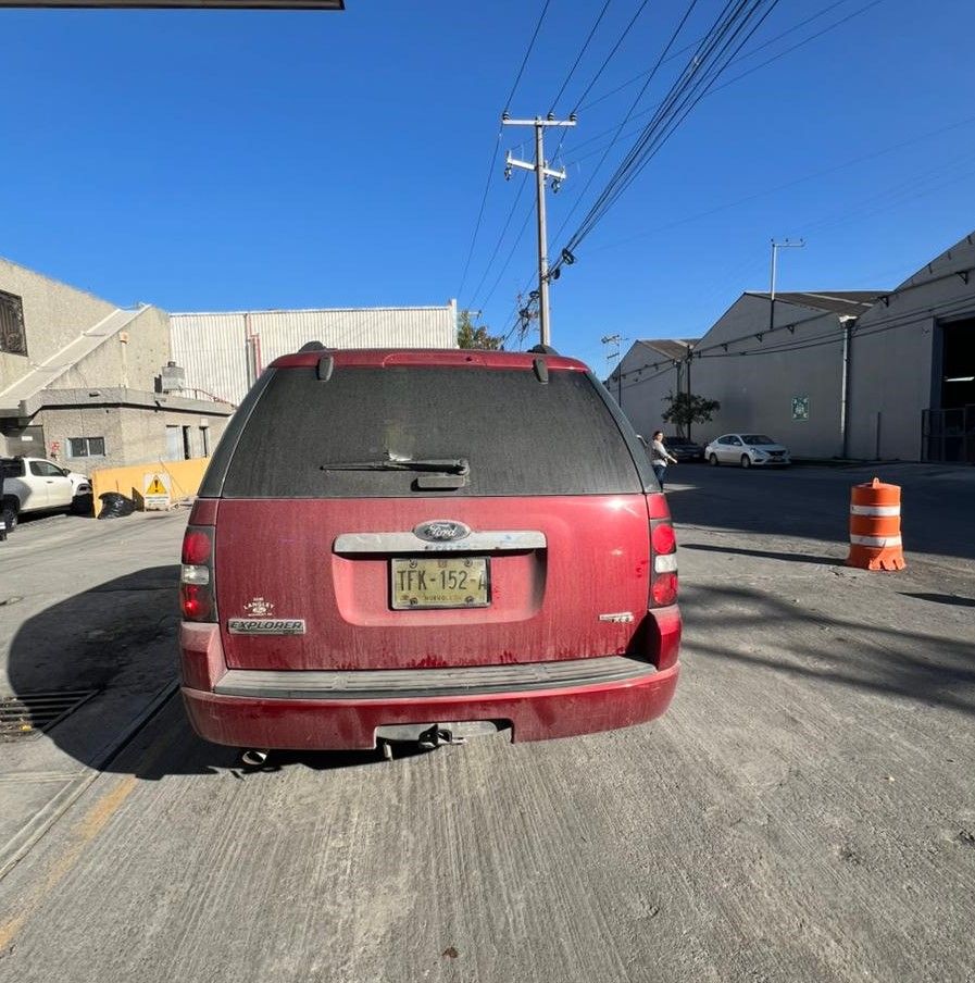 Arrestan a hombre por conducir con placas de papel en Monterrey.jpg