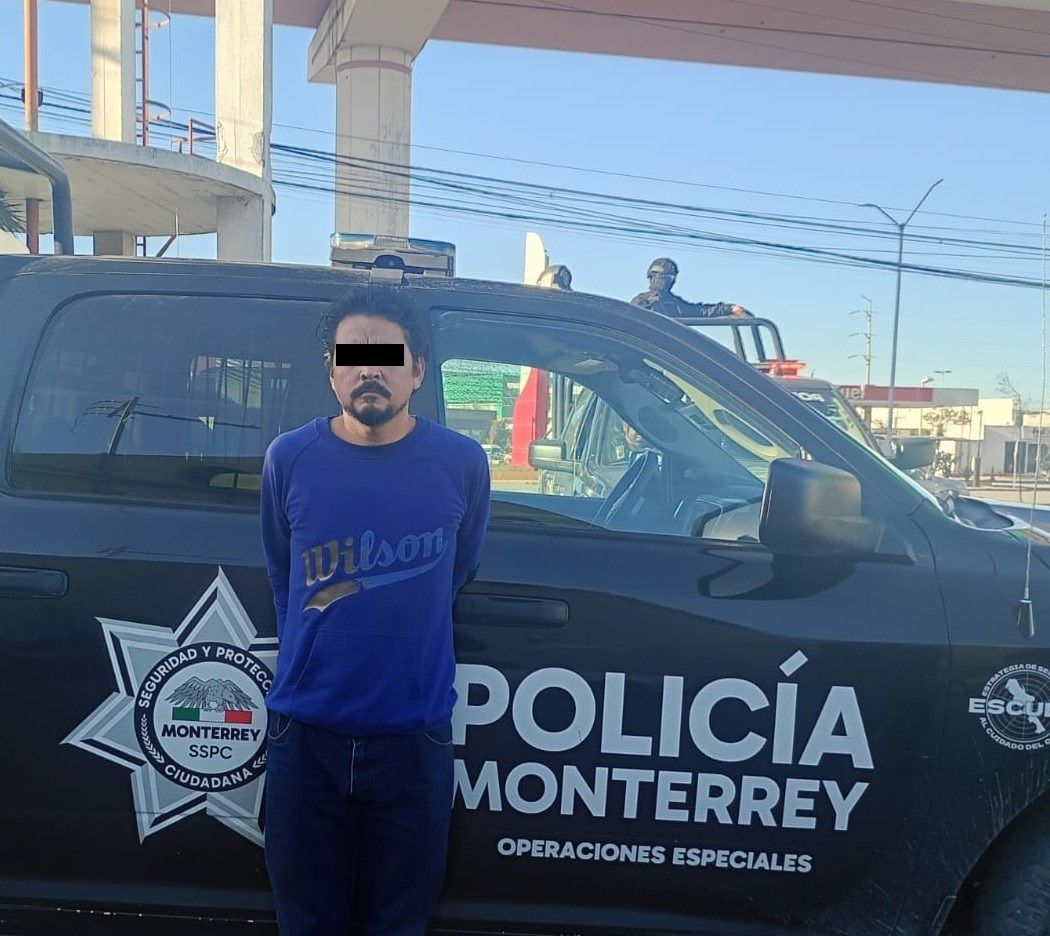 Arrestan a hombre por conducir con placas de papel en Monterrey.jpg