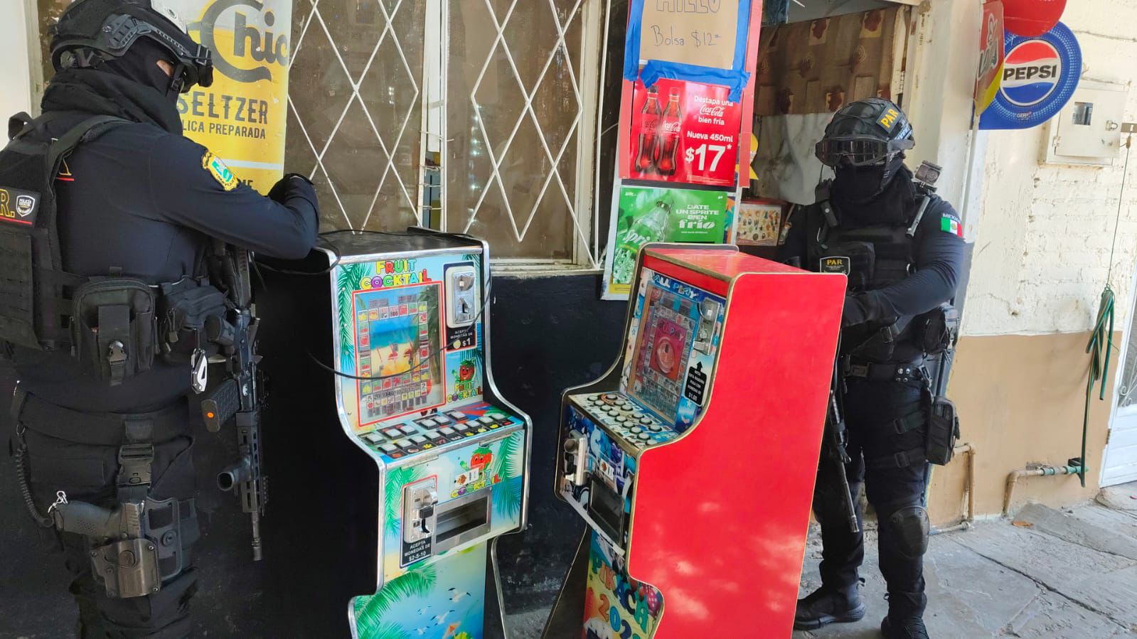 Aseguran 61 máquinas tragamonedas en operativo en Torreón