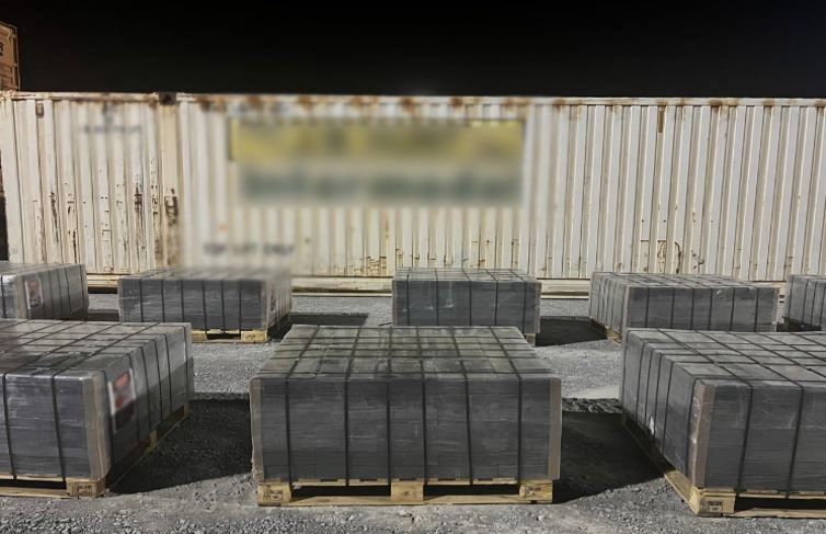 Aseguran en Tamaulipas media tonelada de droga oculta en tarimas