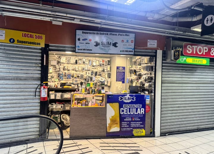 Aseguran local de la Plaza tras localizar teléfonos robados