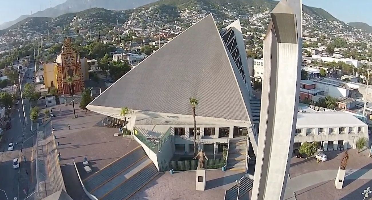 Basílica de Guadalupe colonia Independencia Virgen de Guadalupe Monterrey.jpg