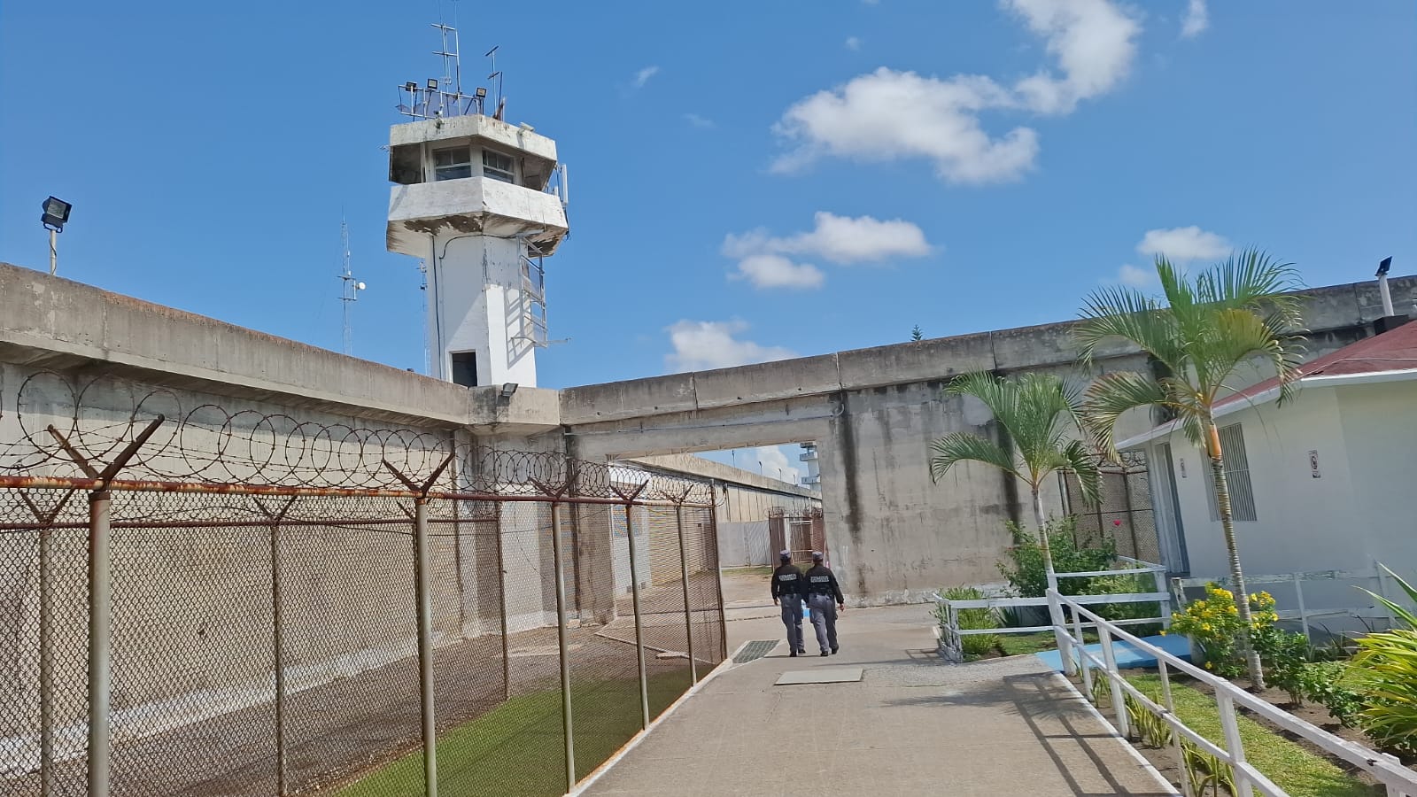 Bloquean CEDES llamadas para frenar extorsiones desde los penales