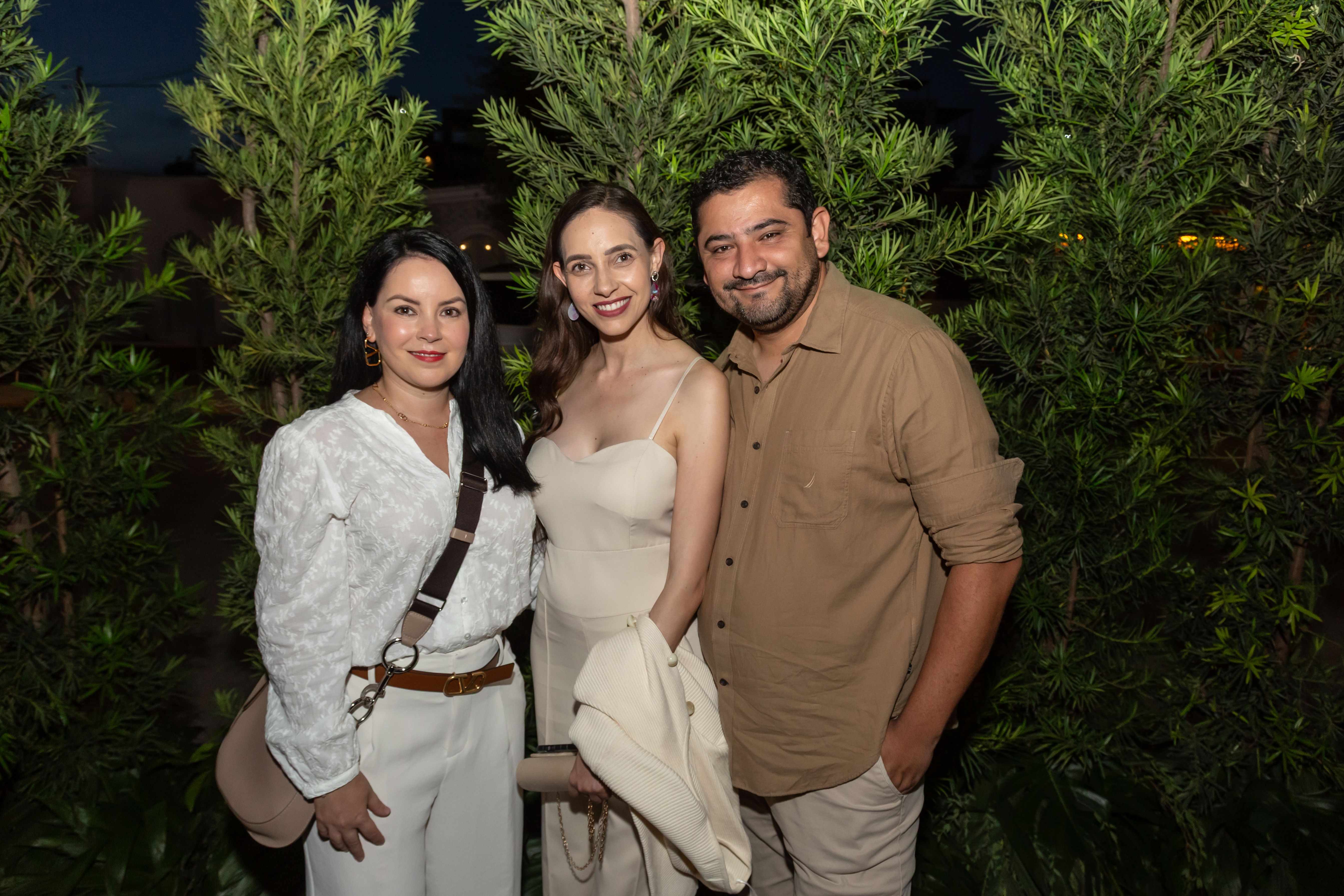 Brenda Velázquez, Lili Saucedo y Raúl González 2.jpg