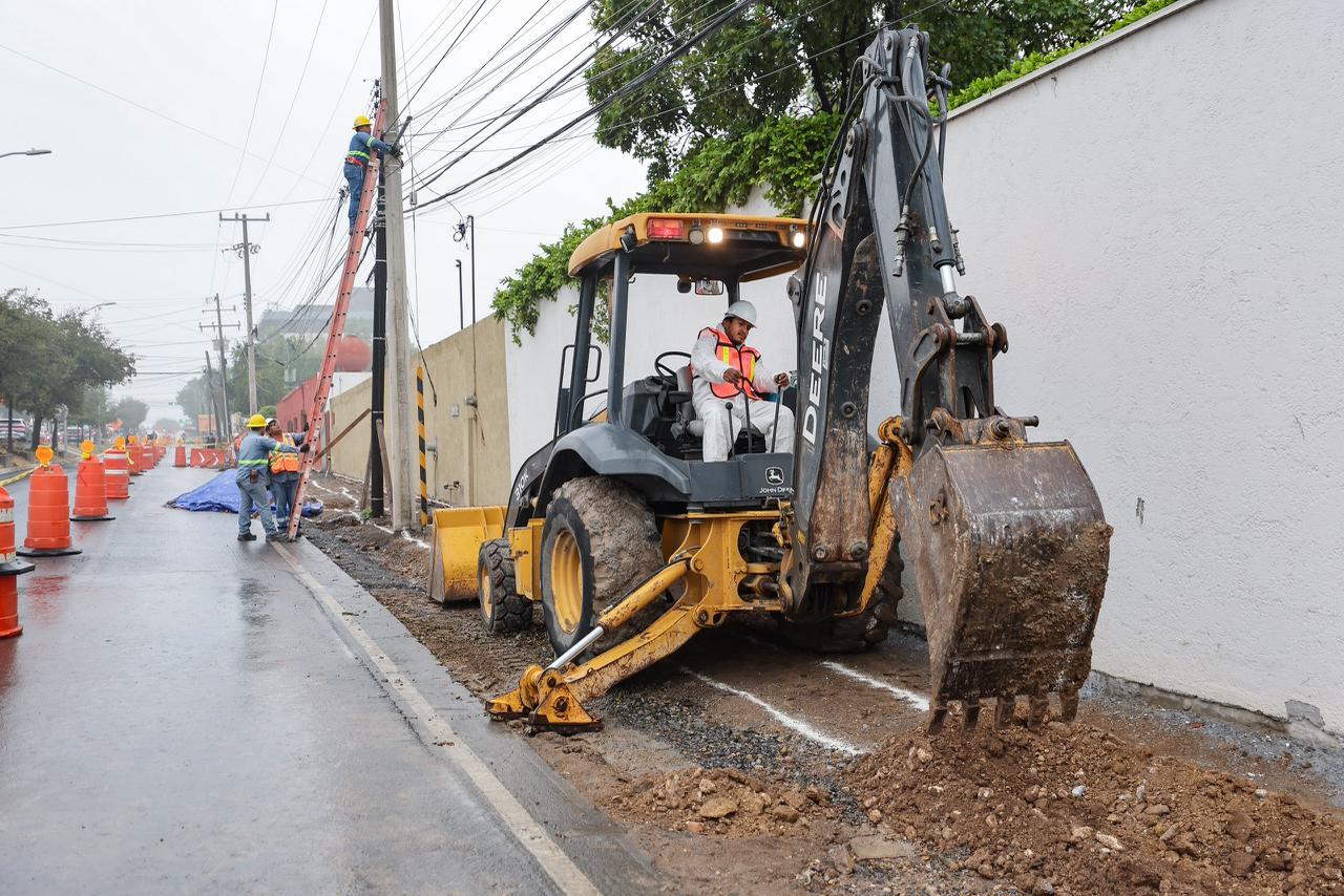 CFE maquinaria reacomodo de cables.jpeg