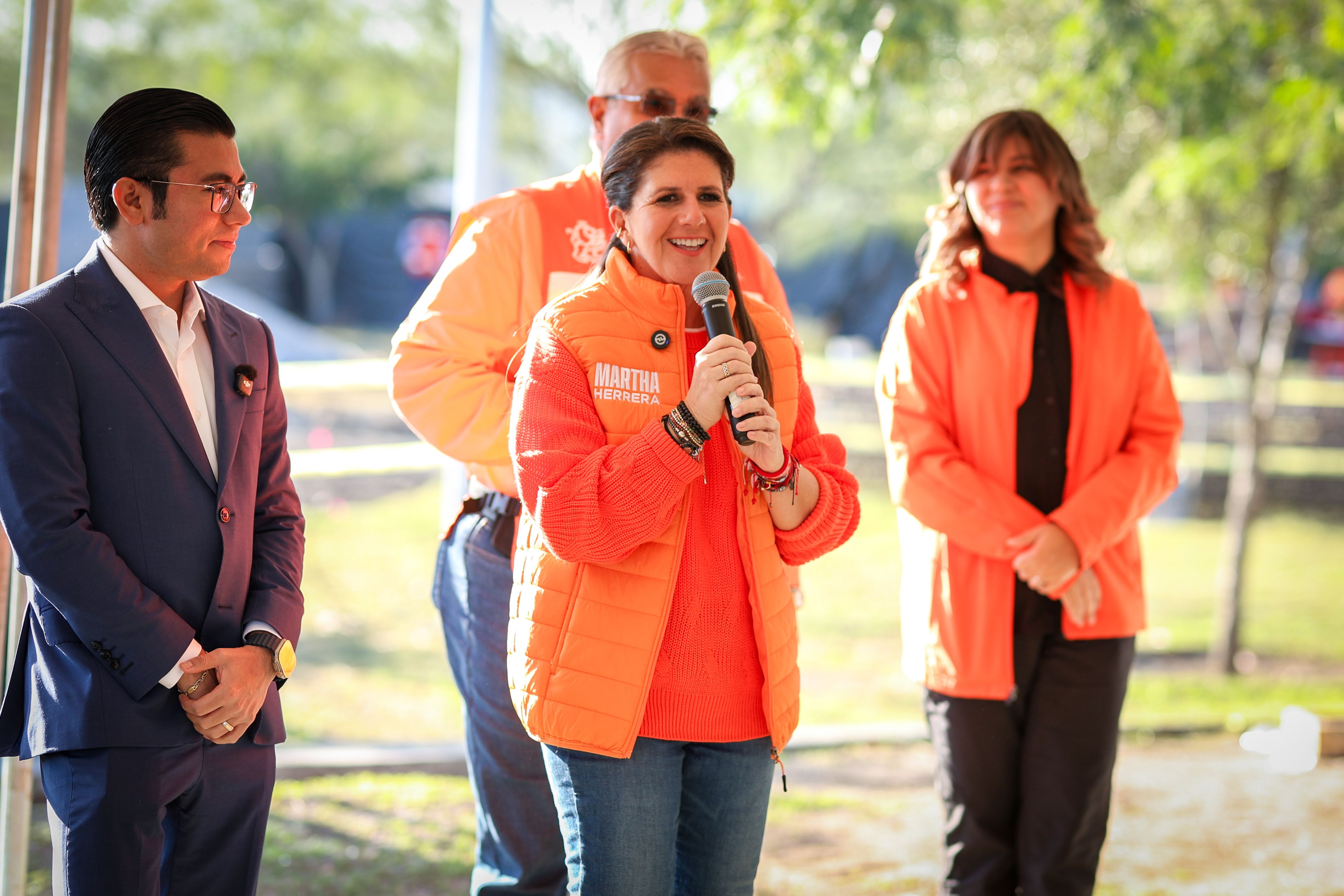 COLOCAN PRIMERA PIEDRA CENTRO COMUNITARIO JU_REZ (1).JPG