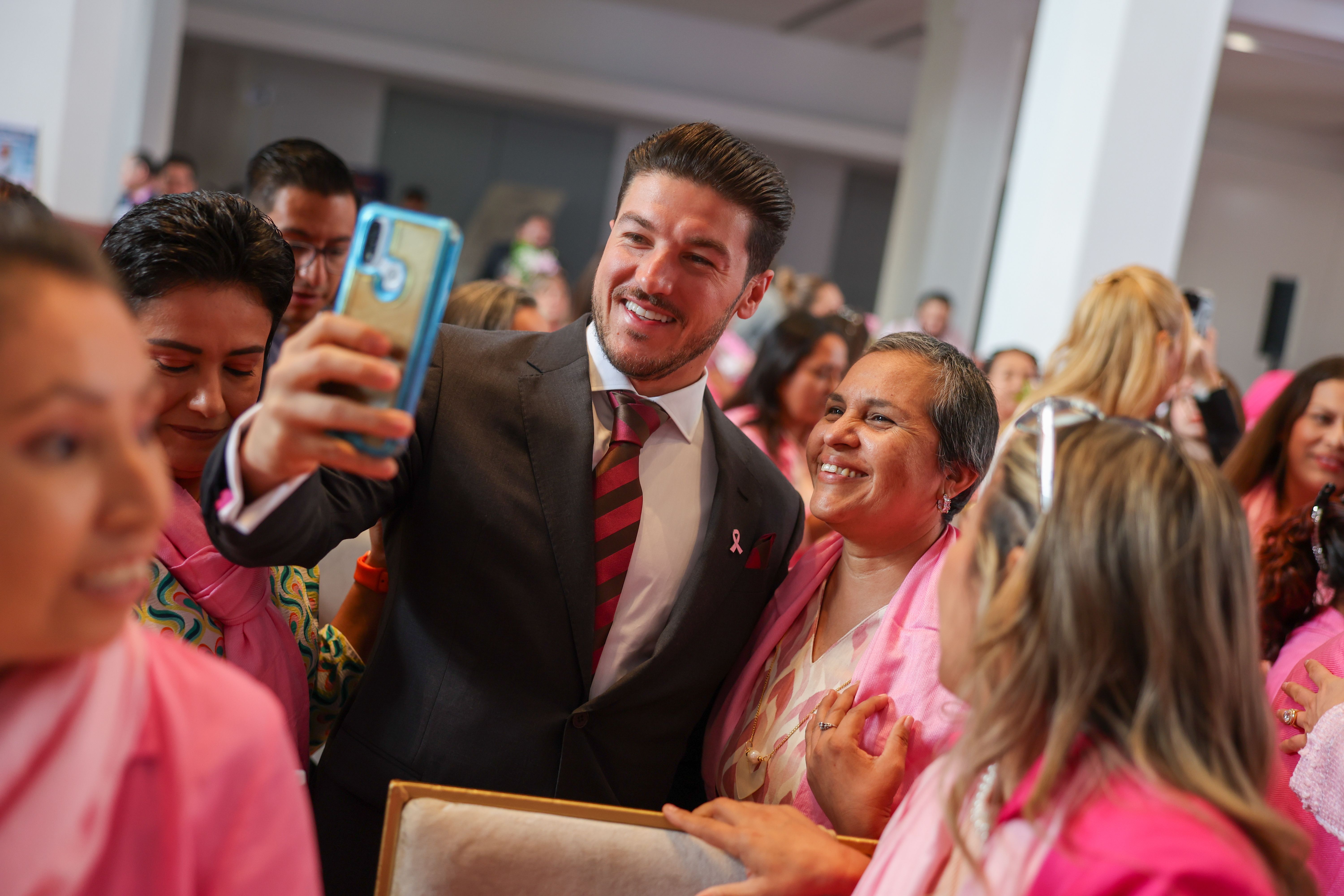 CONMEMORAN LUCHA CONTRA C_NCER DE MAMA; DESTACAN EL MEJOR SISTEMA DE SALUD EN NUEVO LE_N 02.JPG