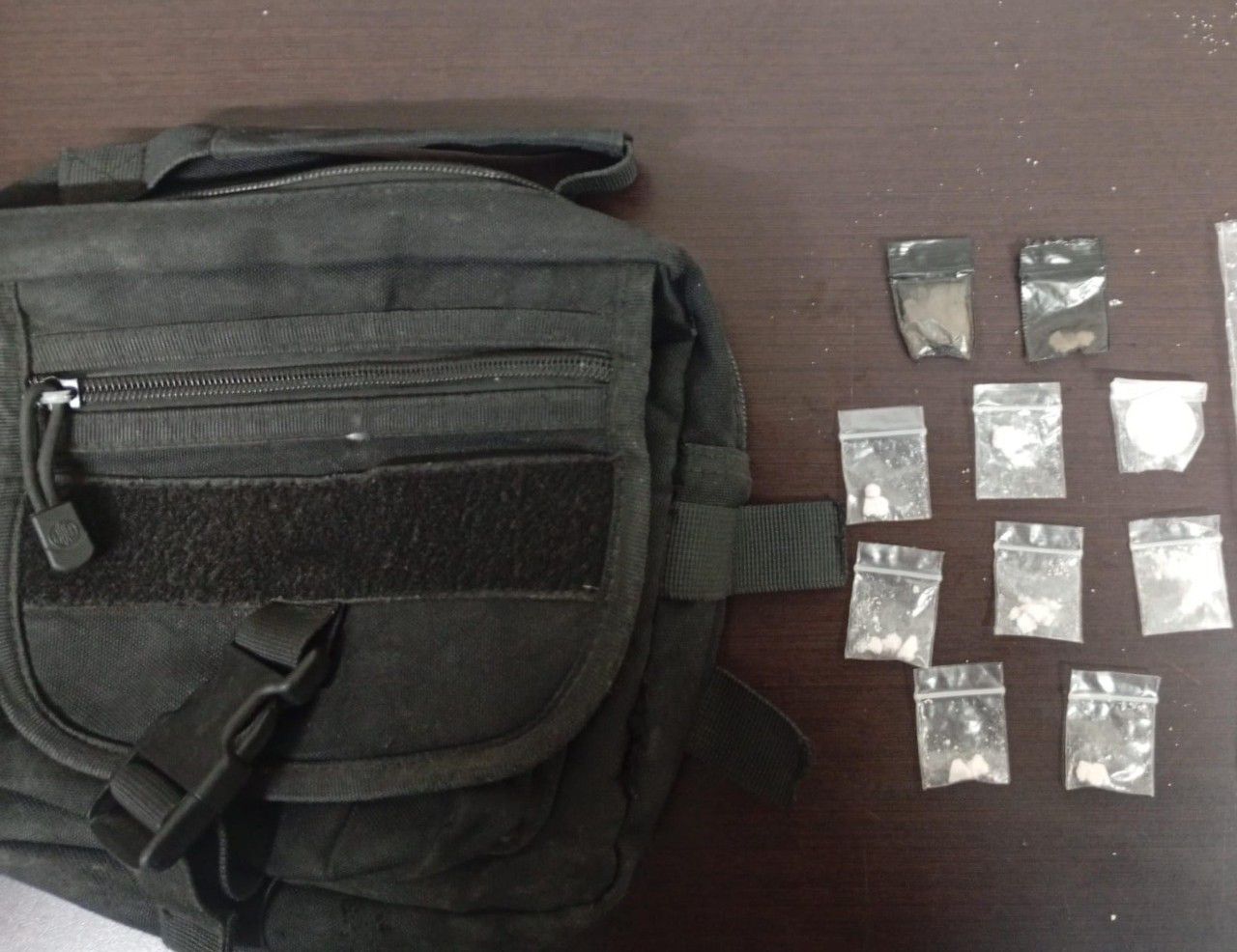 Caen cuatro personas por posesión de drogas en Santa Catarina