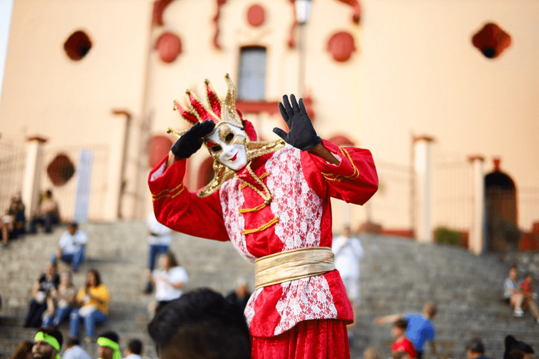 Callejoneadas Santiago.png