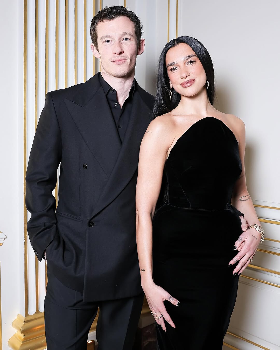 Callum Turner y Dua Lipa
