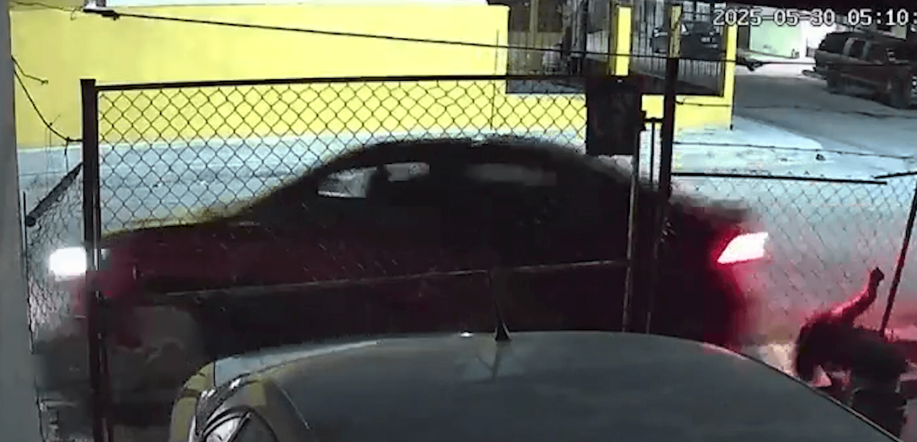 Captan cámaras de seguridad intento de feminicidio en Monclova