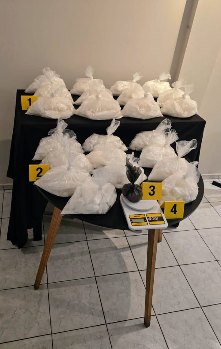 Catean departamento en Monterrey y aseguran 23 kilos de droga