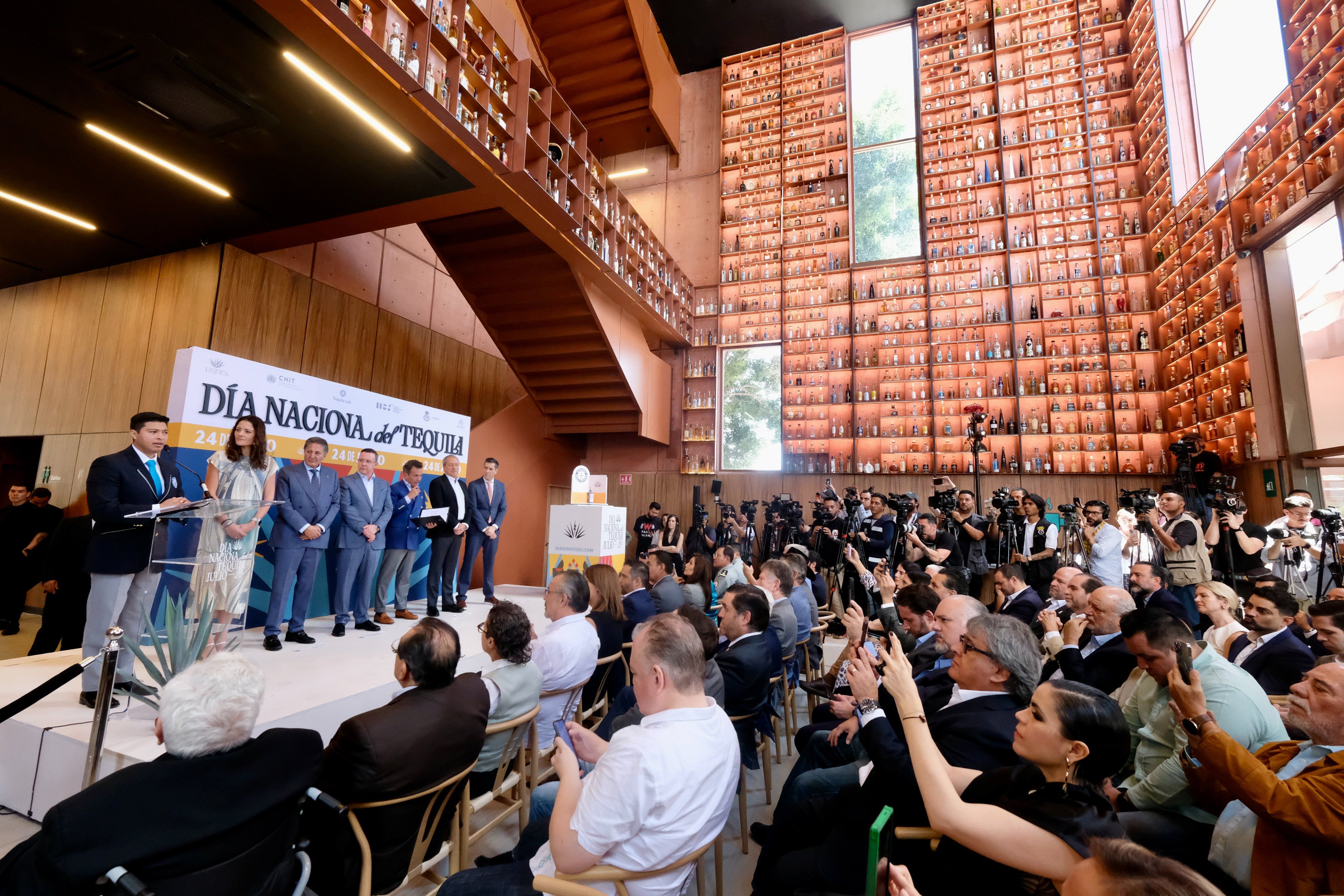 Celebra Jalisco Día del Tequila con nuevo récord Guinness