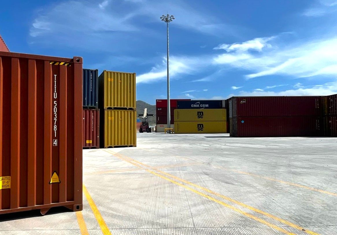 Central Manzanillo 2.jpeg