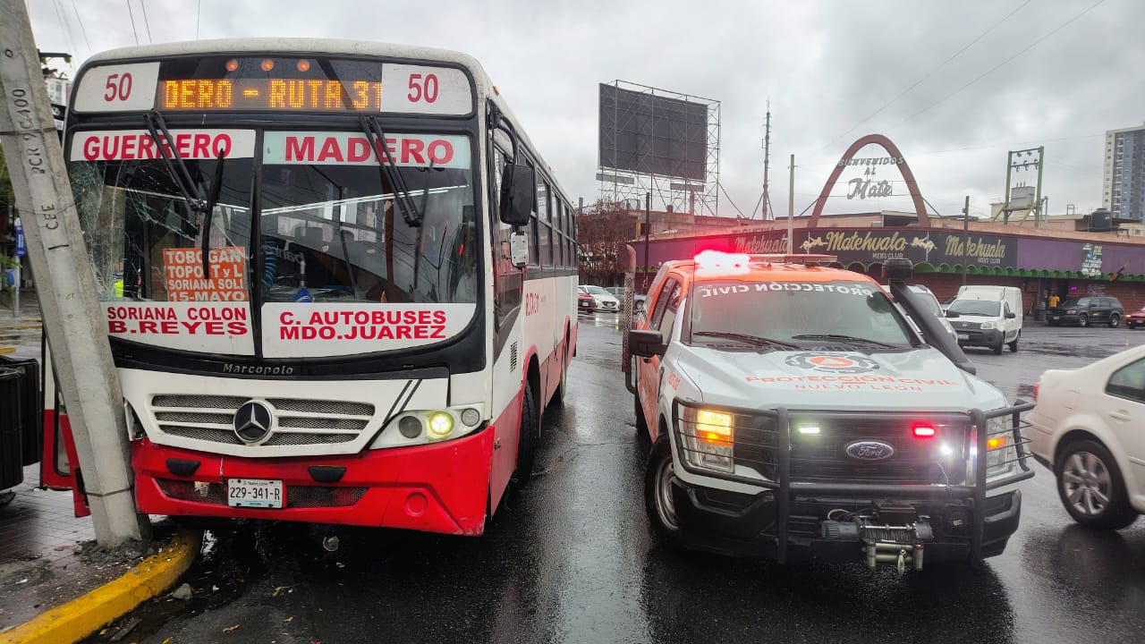 Choque de ruta urbana deja una decena de lesionados en Monterrey.png