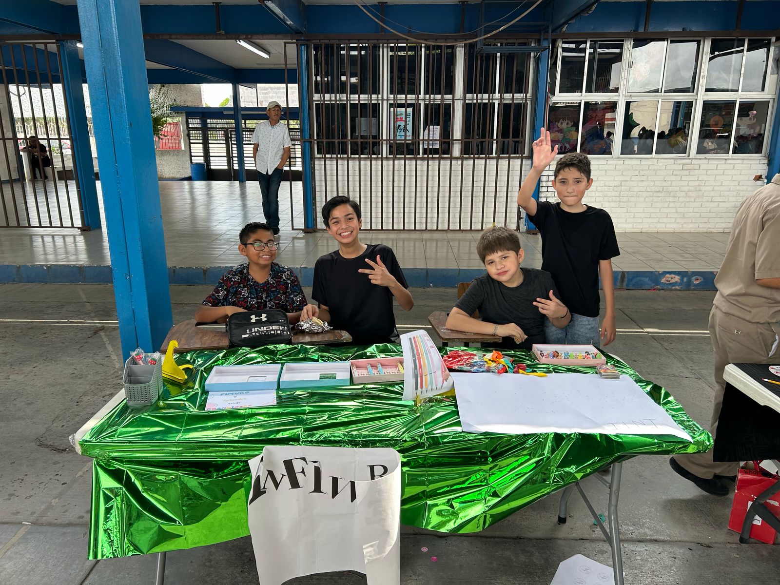 Cierran ciclo escolar fomentando emprendimiento desde secundaria