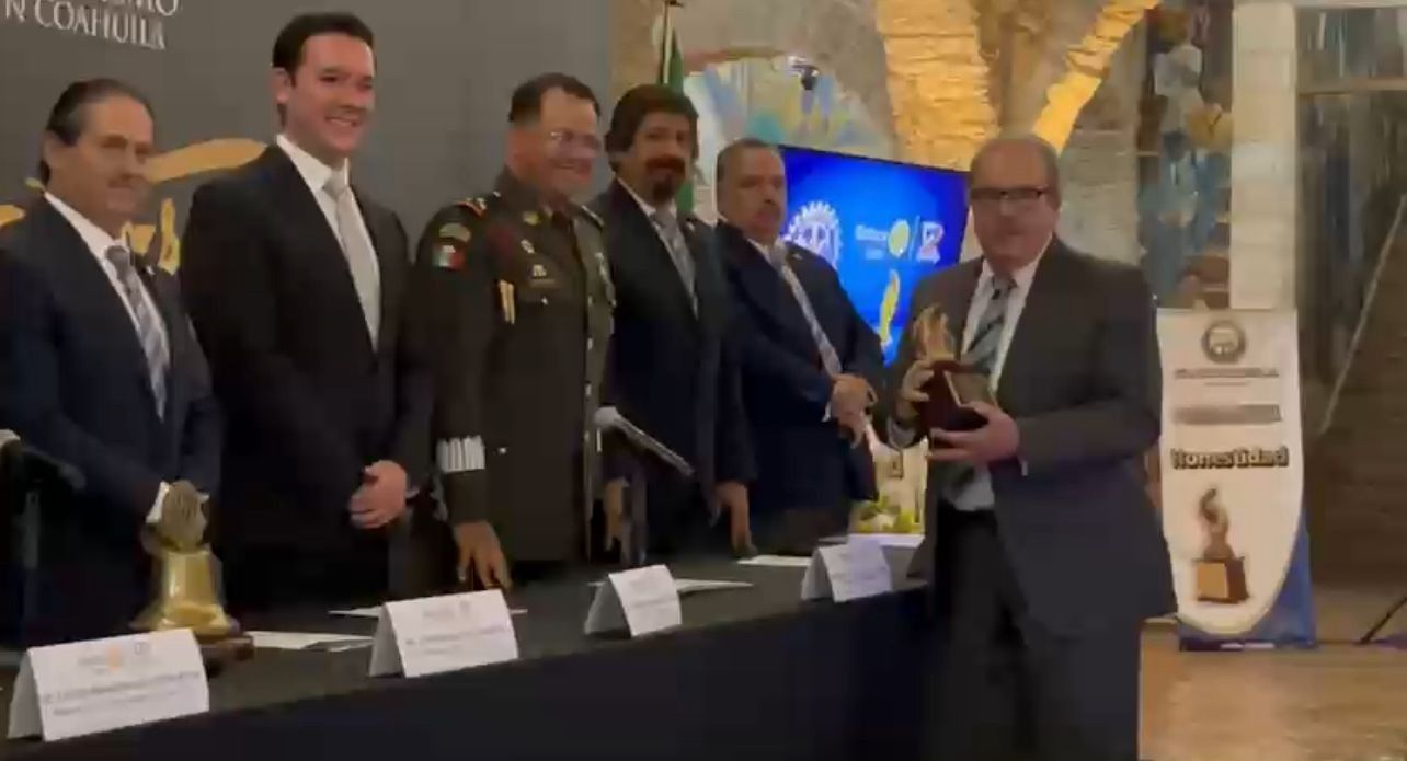 Club Rotario celebra 100 años de su fundación: galardona a miembros distinguidos
