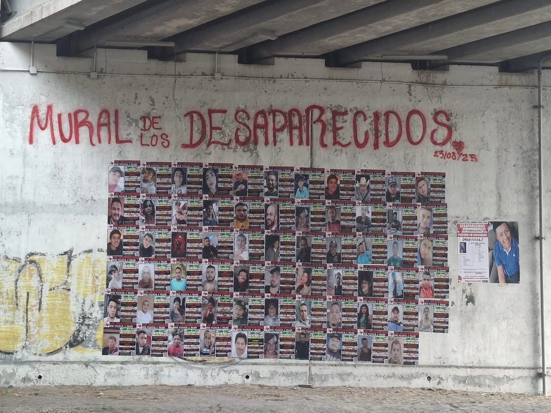 Colocan más lonas en el Mural de los Desaparecidos en Reynosa