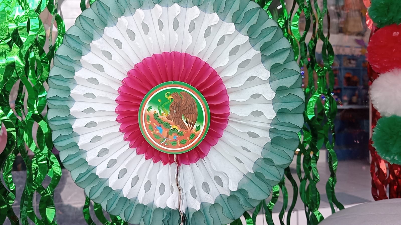 Comerciantes se preparan para las ventas del mes patrio