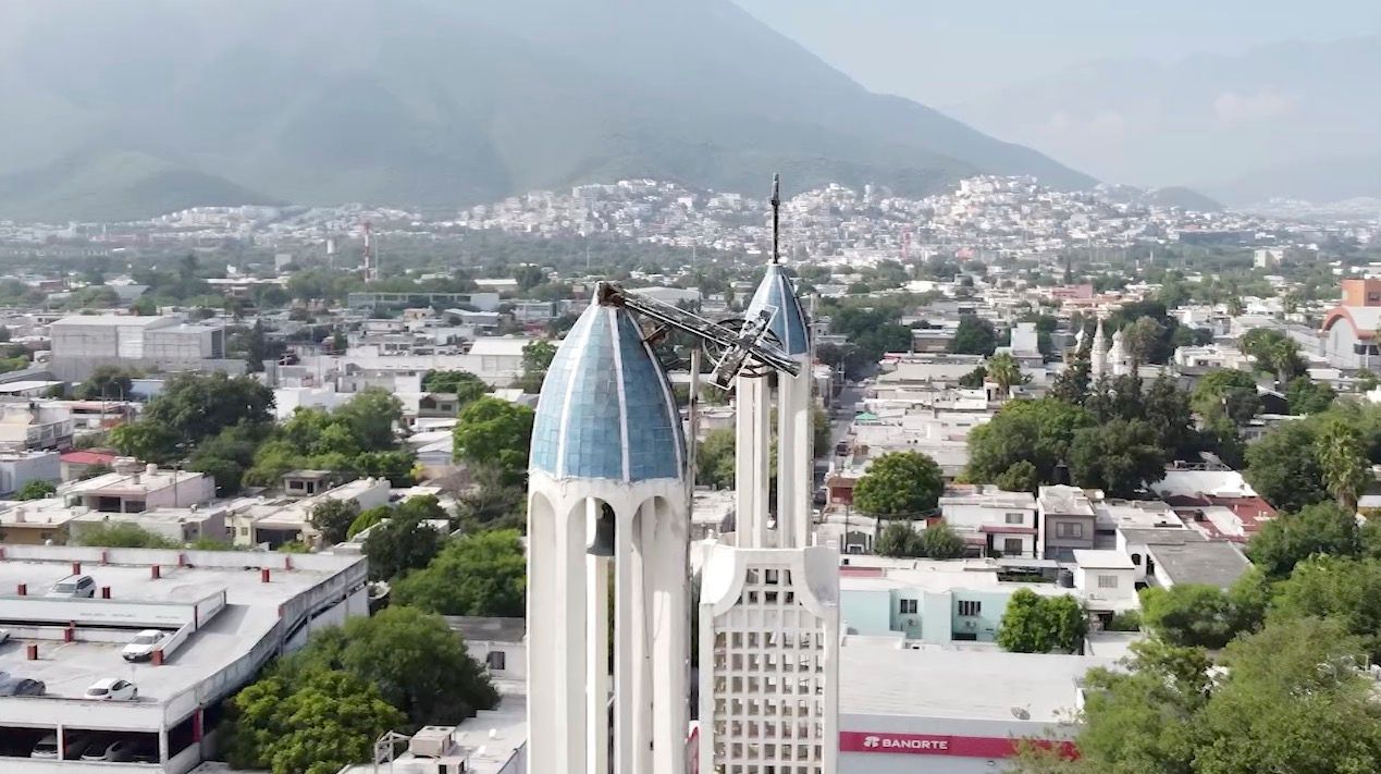 Comienza restauración de cruz tras dañarse estructura