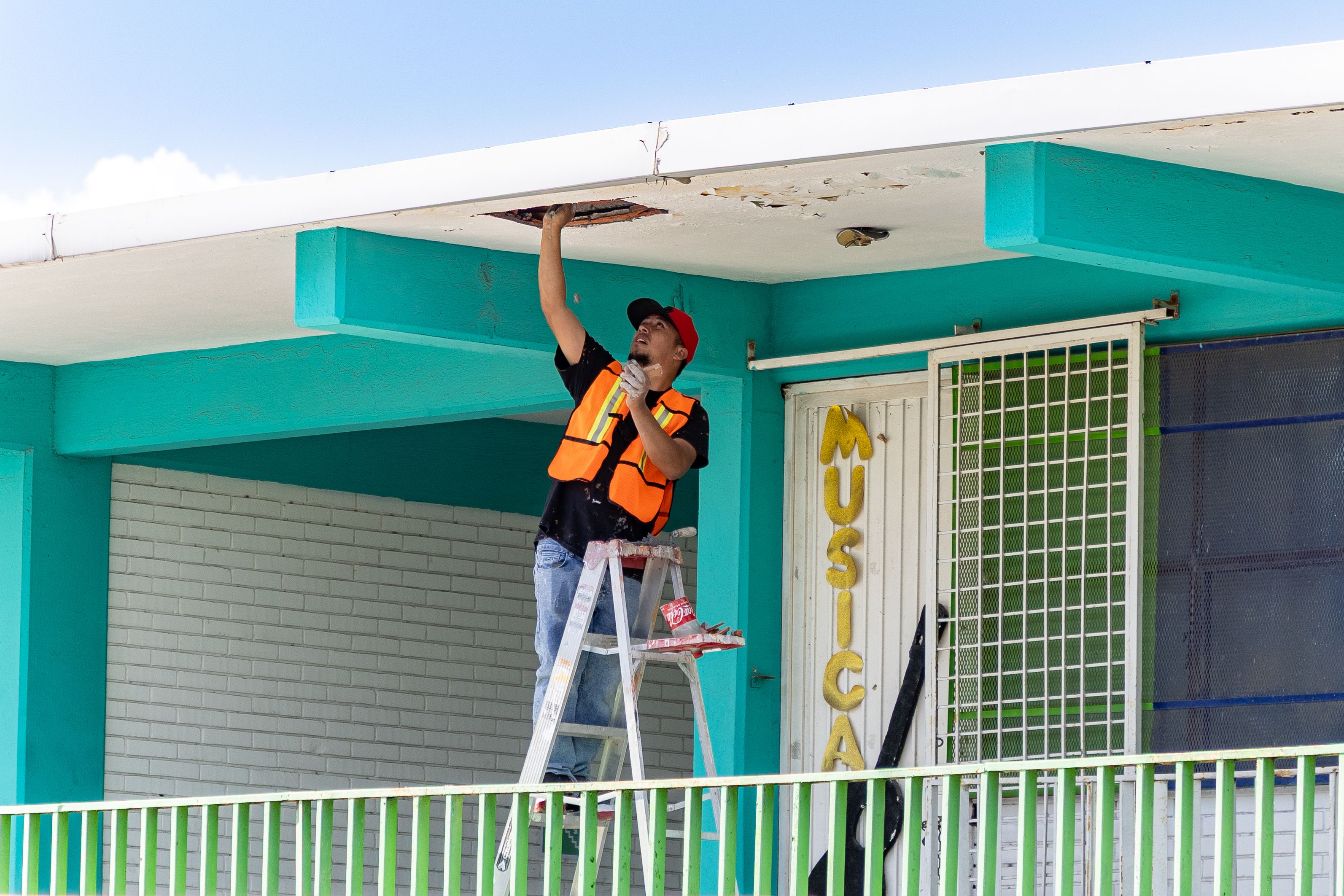 DESTINA GOBERNADOR 2 MIL MDP A ESCUELAS Y PROMETE REGRESAR EN 15 DÍAS PARA ENTREGAR  OBRAS 07.JPG
