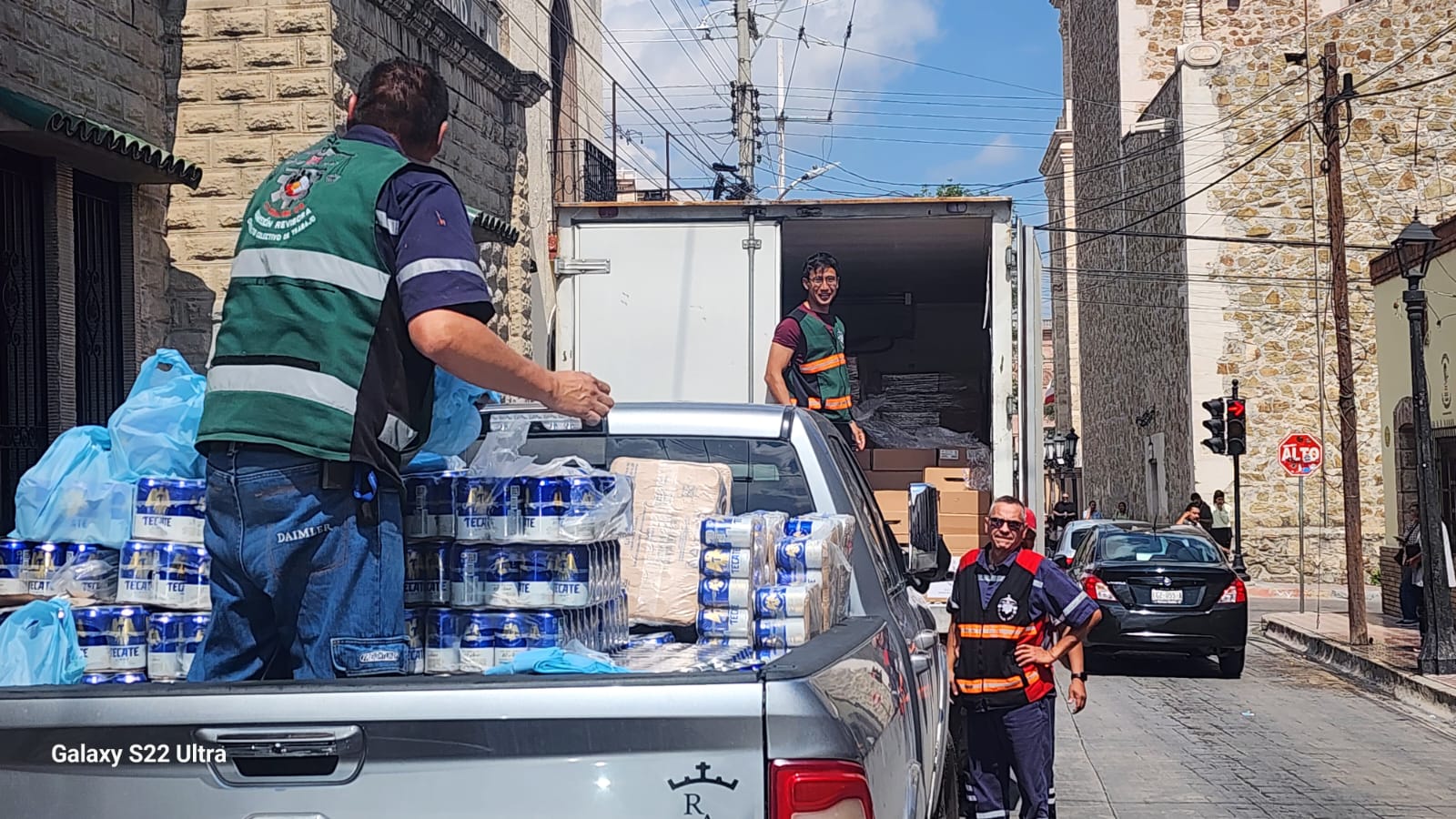 Despiden a 700 empleados; empresa lo liquida con carne y cerveza